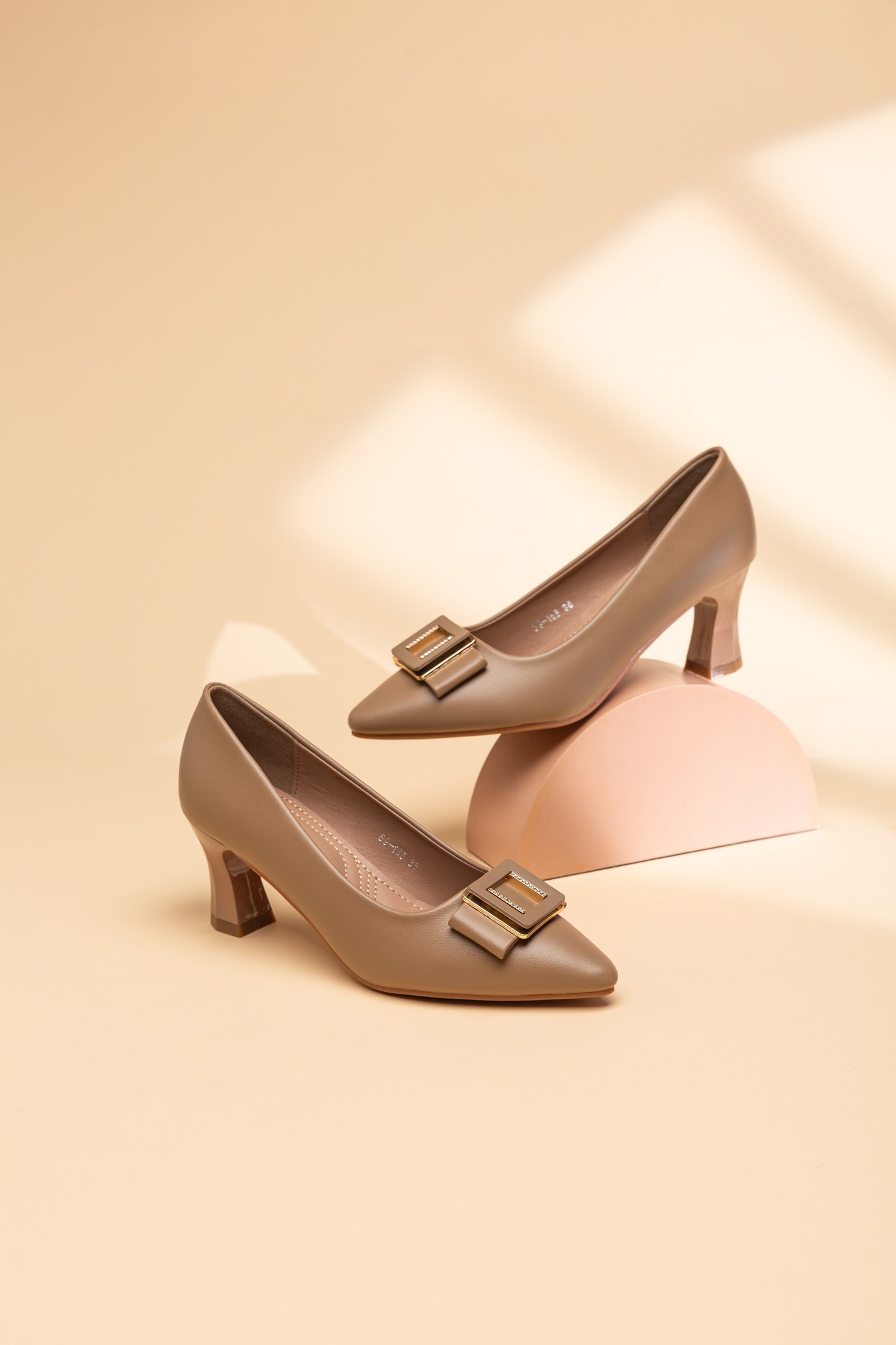 VDEN Pointed Buckle Mid heel Shoes For Women 6.3CM/2.5INCH 89-165 French Office Simple Style Pointed
