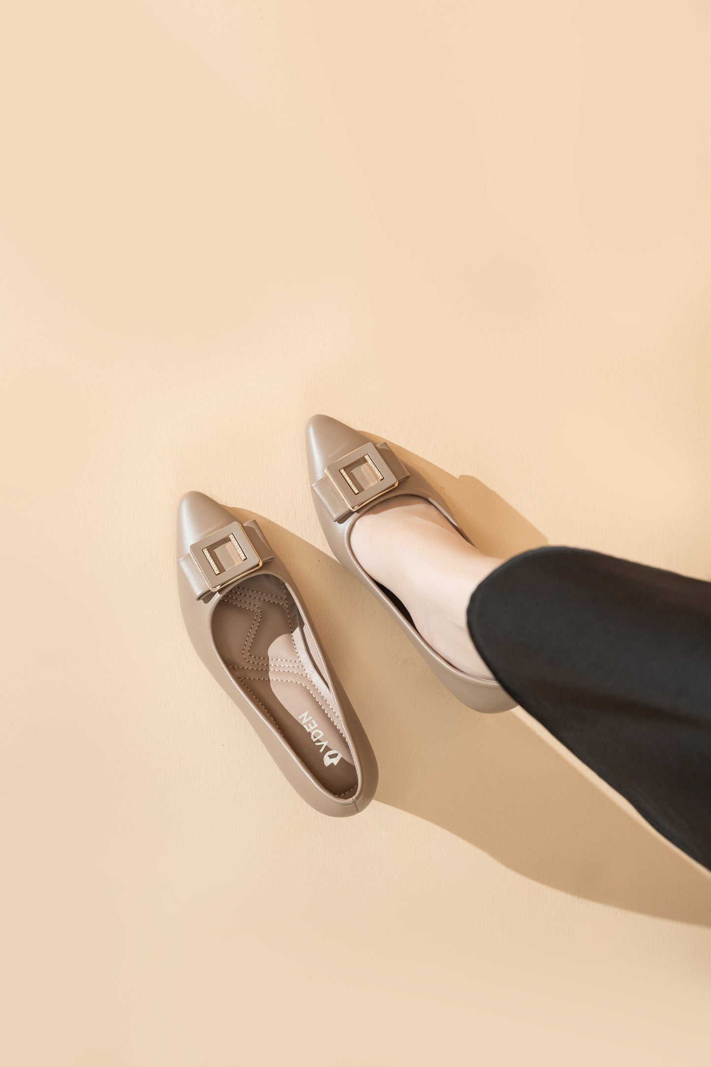 VDEN Pointed Buckle Mid heel Shoes For Women 6.3CM/2.5INCH 89-165 French Office Simple Style Pointed