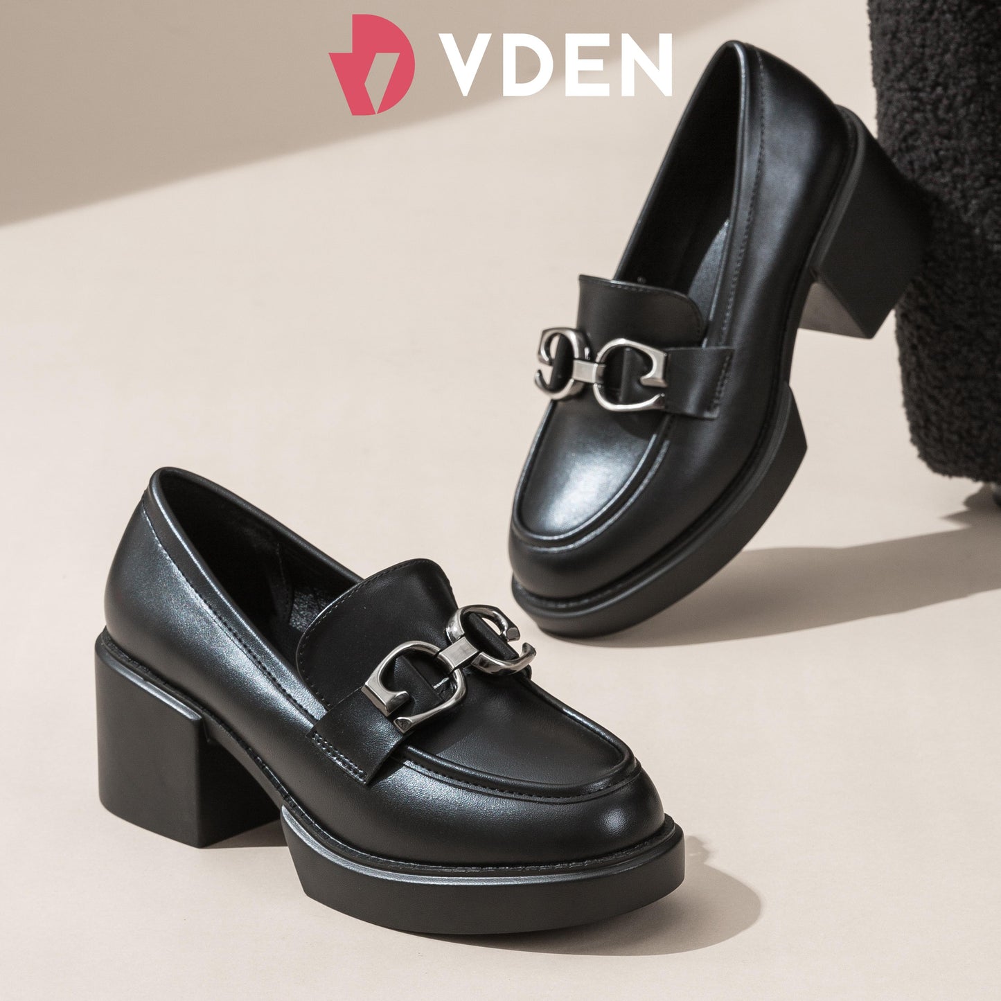 VDEN Buckle Loafers Vintage Black Faux Leather Chunky Heel Shoes Woman 2.5INCH/6.3CM 8382-L5 Korean Chunky Heel Loafers with Horsebit Detail Minimalist Black Loafers with Block Heels