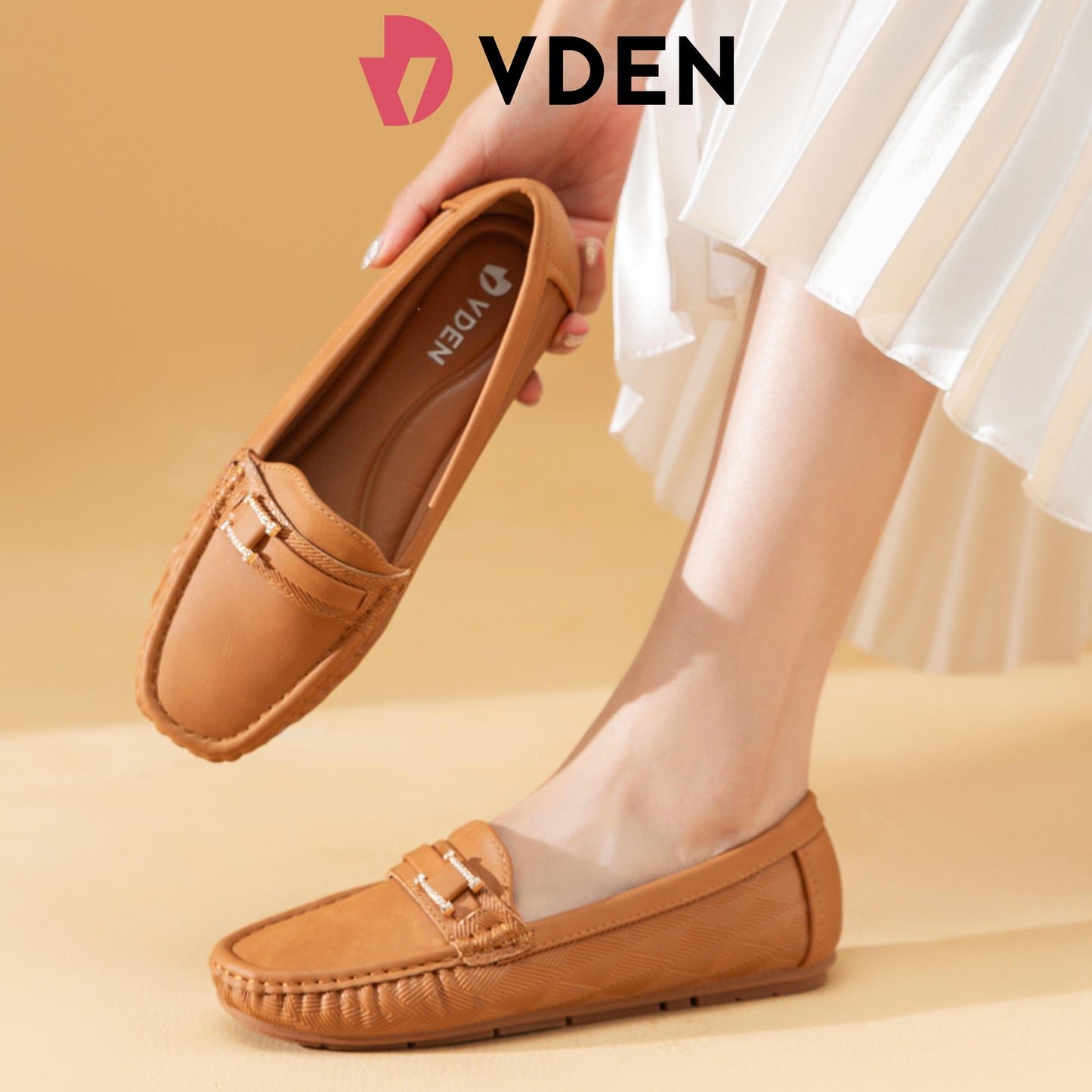 VDEN Ladies Loafers Shoes Womens Flats Pumps Slip On Girls Office Work School Shoes Z8299-Y2 0.8INCH/2CM Square Toe Flat Loafers Slip On With Rhinestones For Commuting Office Women's Shoes With Soft Soles And Comfortable Walking Shoes Footwear