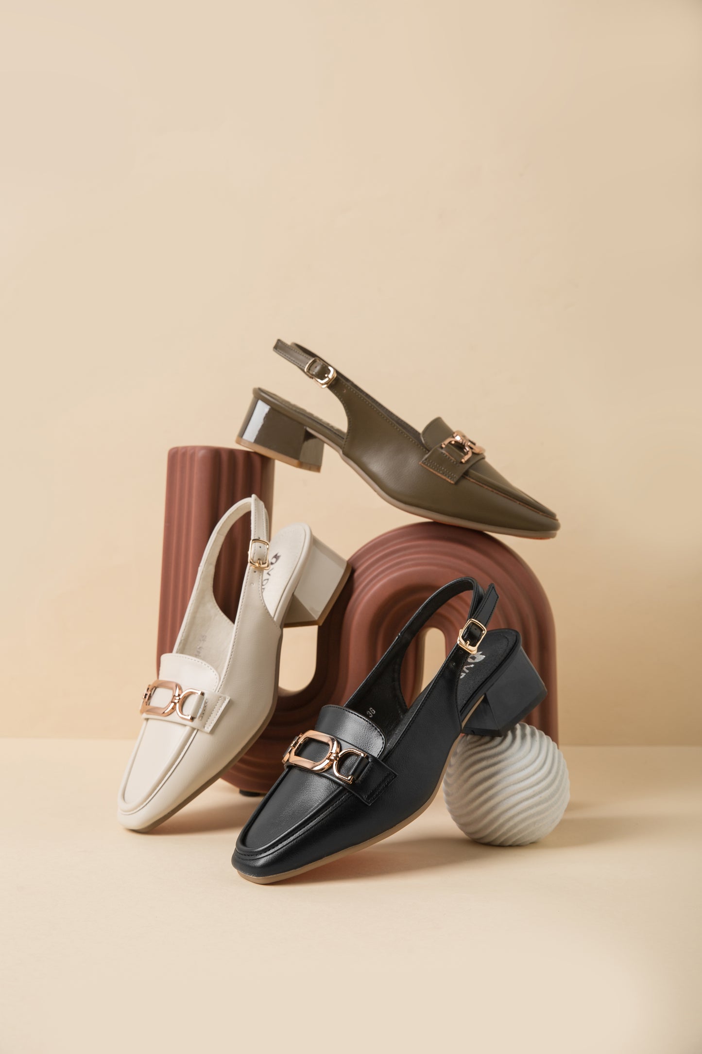 VDEN Buckle Back Strap Mid Heel Pumps F78-145