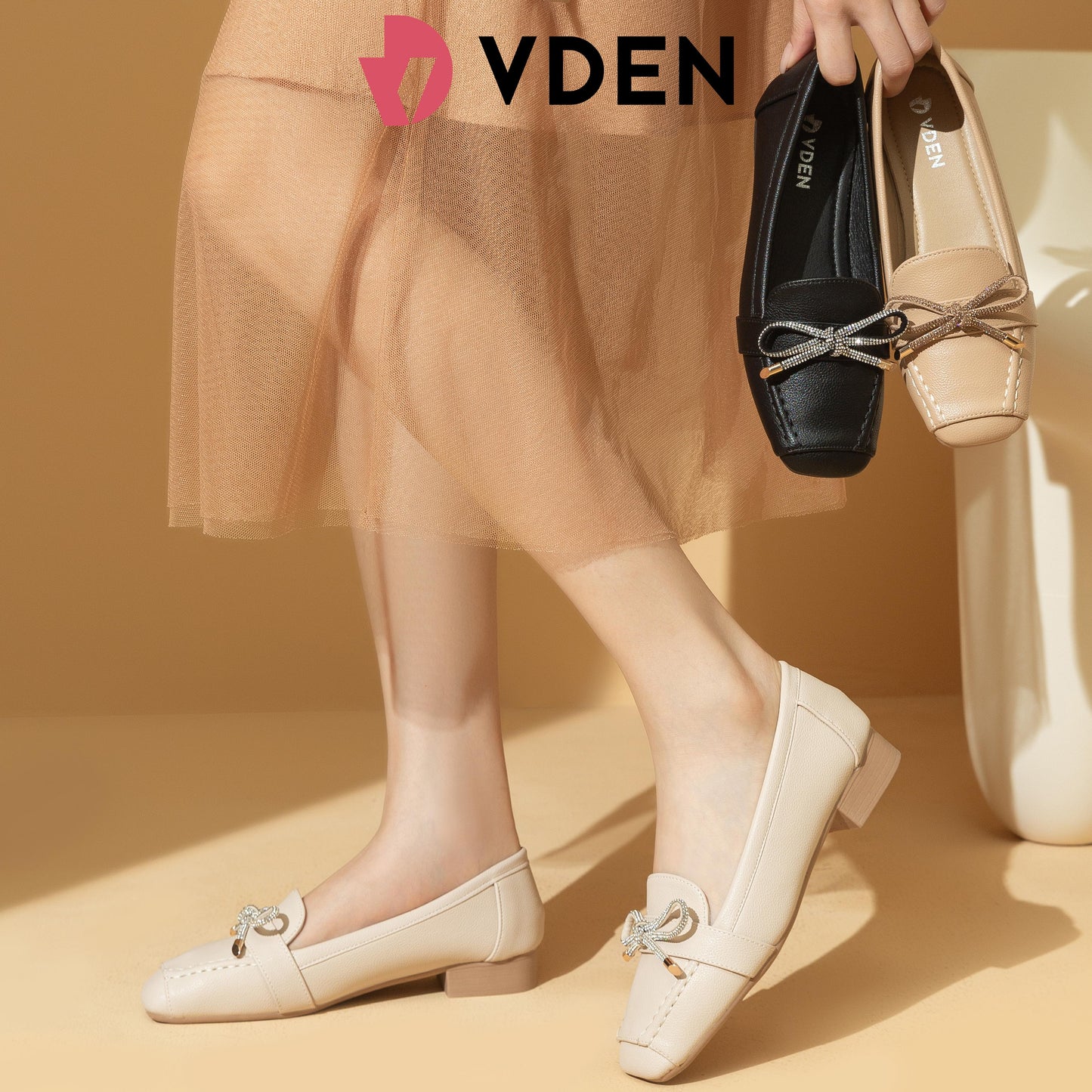 VDEN Women's Square Toe Slip-On Loafers Shoes 1INCH/2.5CM 528-379 Ballet Toe Design Bowknot Rhinestones Decoration Chunky Low Heel Loafers Office Women Shoes