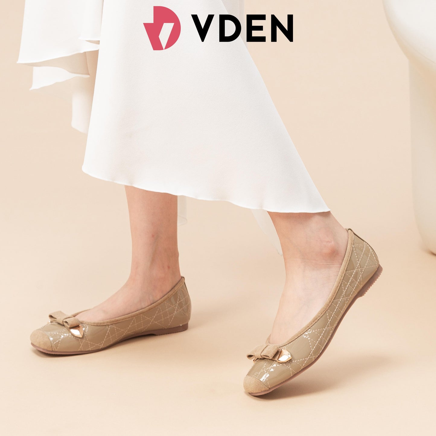 VDEN Soft Bowknot Flats Ballerina Ballets Square Toe Solid Comfortable Moccasins Causal Flat Shoes 0.4INCH/1CM 128-107 Square Toe Patent Leather Flat Shoes Korean Style Simple Design Simple Slip-on Shoes For Women