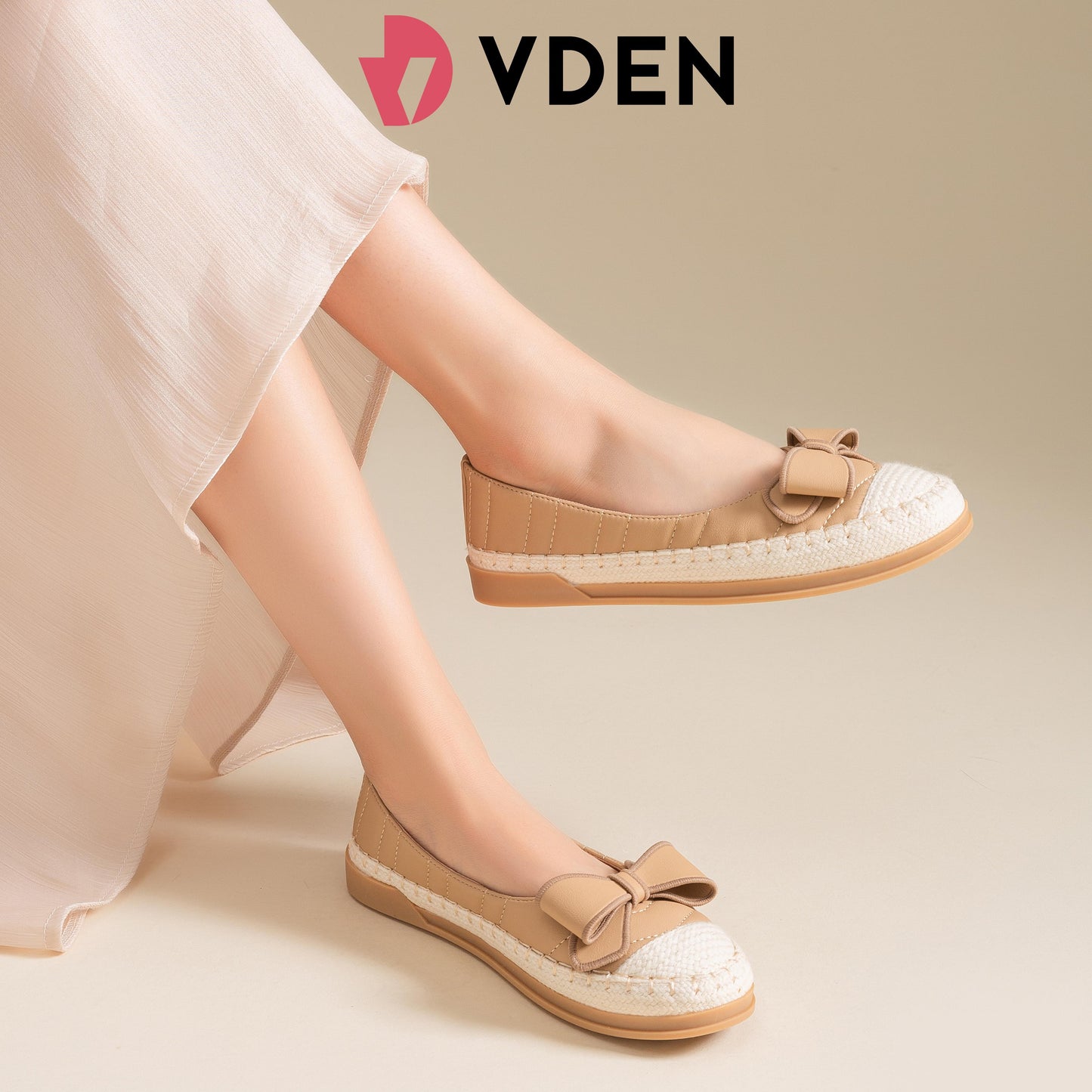 VDEN Elegant Slip-On Espadrille Flats with Stylish Bow and Textured Woven Sole 0.6INCH/1.7CM A28-278 Minimalist Comfort Slip-On Flats With Retro Bow Detail Casual Chic Canvas Slip-Ons for Women Lightweight Everyday Slip-On Shoes
