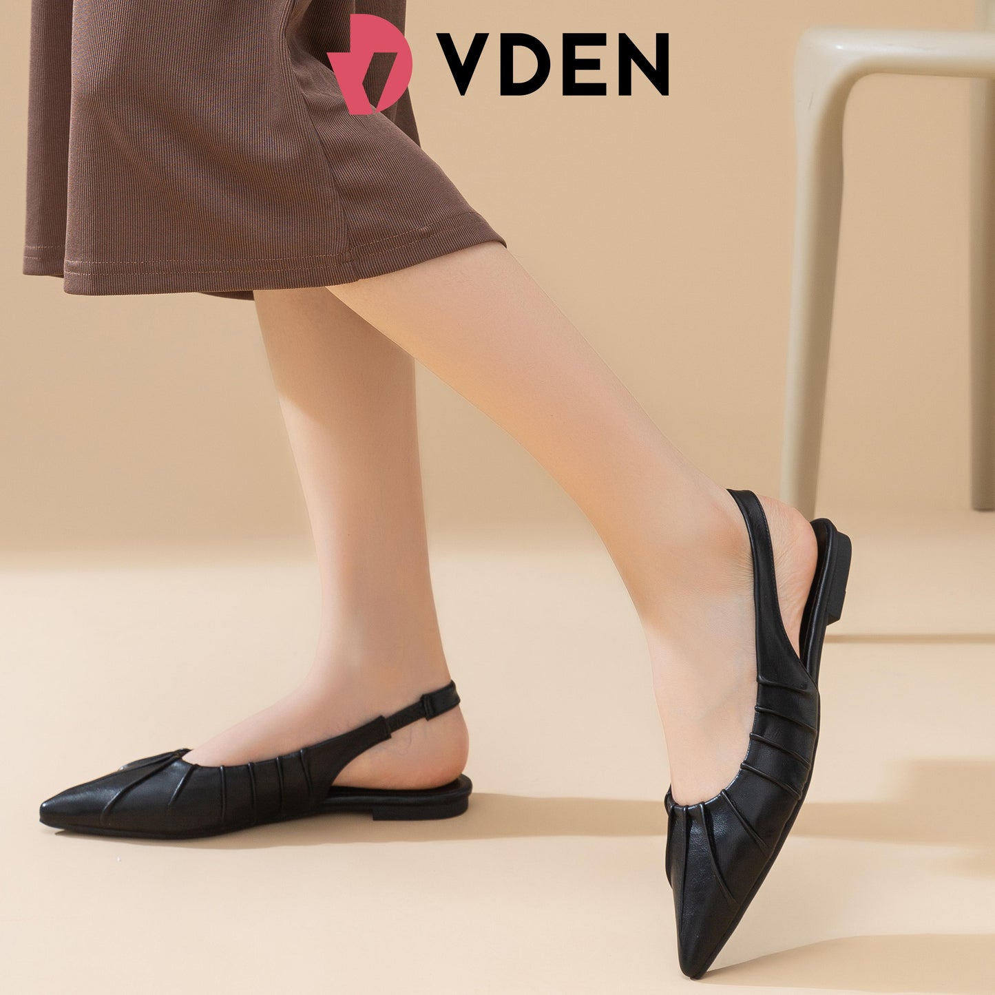 VDEN Women's Pointed Toe Low Heel Sandals Summer Back Strap For Women 0.4INCH/1CM 938-8 Korean Fashion Simple Solid Color Flat Slingback Shoes Pleated Design Pointed Toe Low Heel Women's Shoes