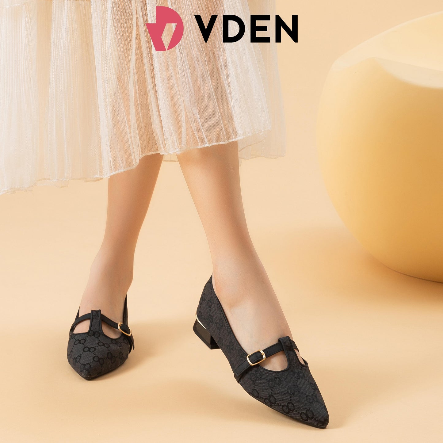 VDEN Women's Pointed Toe Loafers Shoes Old Money Style Slip-on Shoes For Women 1.1INCH/3CM B0088-2 Chunky Low Heel Loafers French Retro Style Slip-on Shoes For Women Braided Accessories Footwear