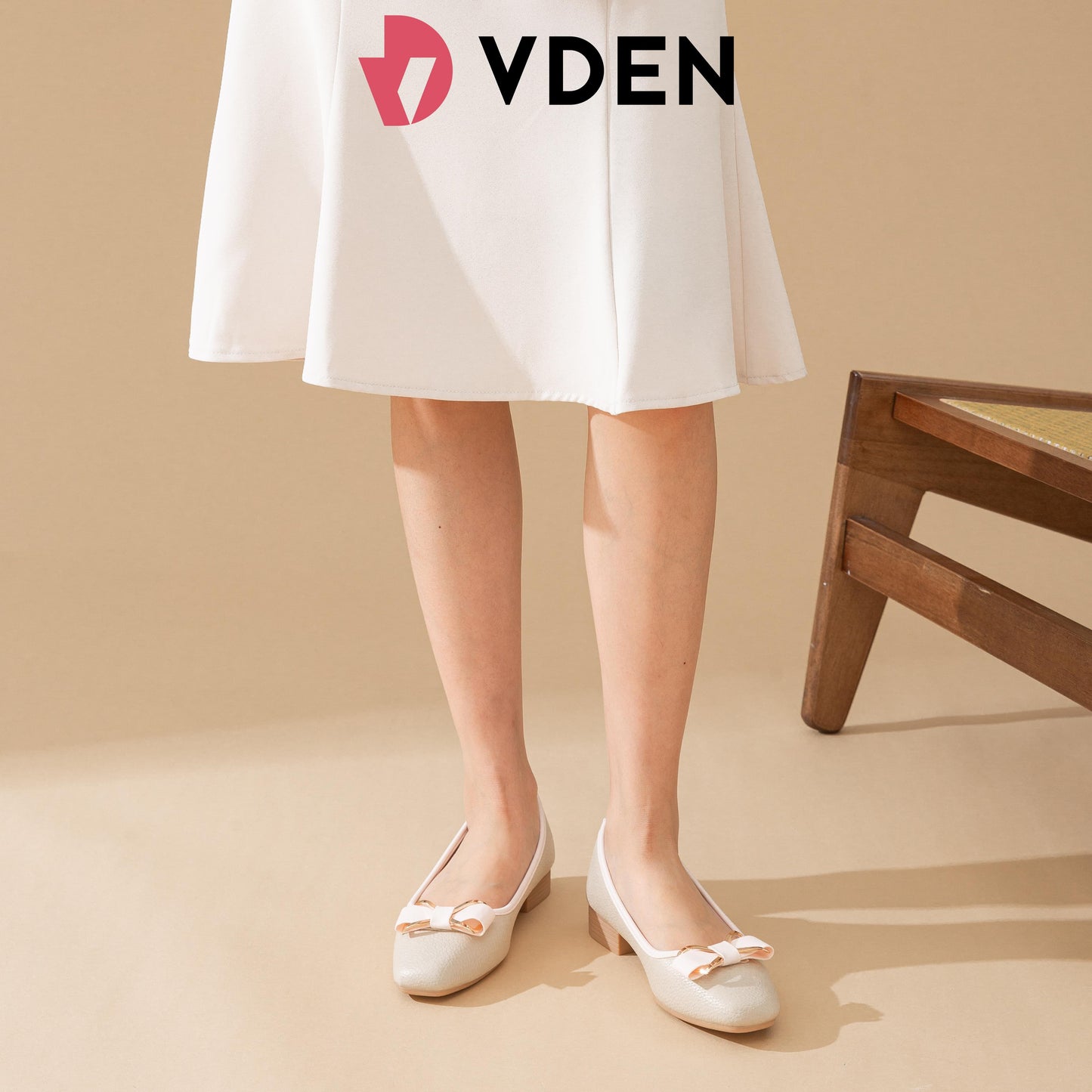 VDEN Women's Elegant Bow Shoes Women Square Toe Shoes For Women 1INCH/2.5CM 628-431 Square Toe Slip-on Shoes For Women Comfortable Commuting Office Shoes Soft Sole Walking Shoes Bowknot Decorated Low Thick Heels Square Toe Shoes For Women