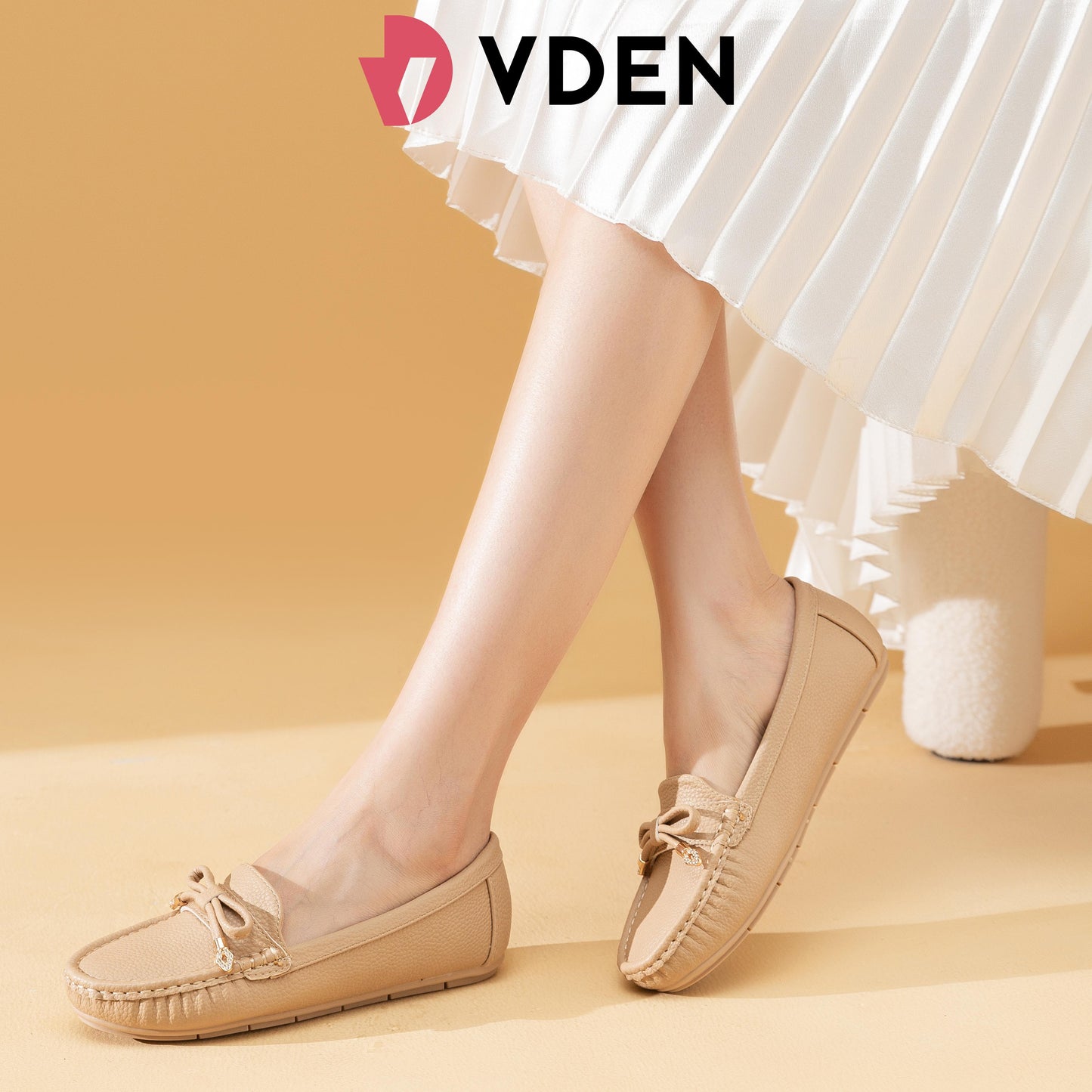 VDEN Women‘s Flat Slip-on Loafers Cream Chalk Leather Shoes For Women 0.8INCH/2CM Z6678-Z7B VDEN Ladies Loafers Shoes Women‘s Flats Pumps Slip On Office Work School Shoes Square Toe Flat Loafers Slip On With Rhinestones For Commuting Office Women's Shoes