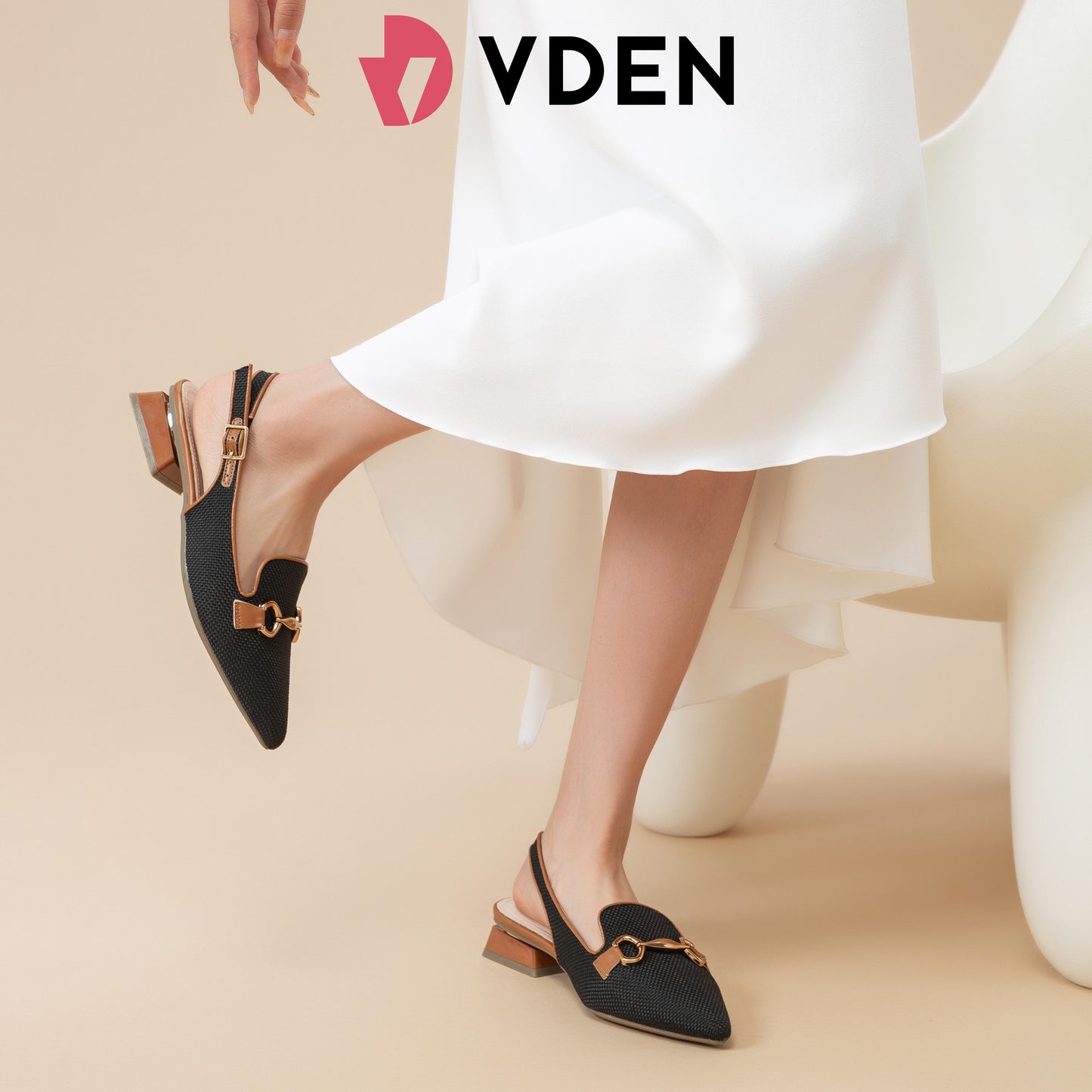 VDEN Stylish Slingback Mules Women's Shoes With Pointed Toe Thick Heel And Metal Buckle For Women 1INCH/2.8CM X1-1 Elegant Women’s Slingback Heels – Textured Pointed Mules with Metal Buckle Design Low Heeled Slingback Sandals with Horsebit Chain Detail