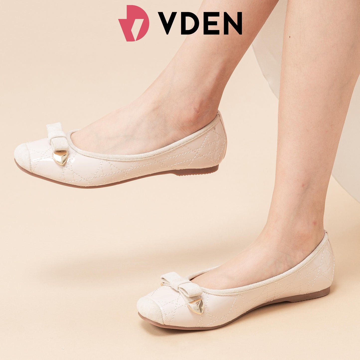VDEN Soft Bowknot Flats Ballerina Ballets Square Toe Solid Comfortable Moccasins Causal Flat Shoes 0.4INCH/1CM 128-107 Square Toe Patent Leather Flat Shoes Korean Style Simple Design Simple Slip-on Shoes For Women
