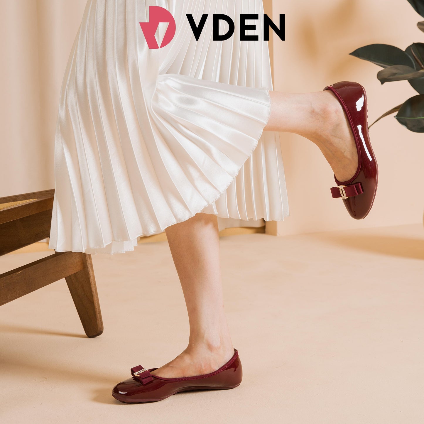 VDEN Fashionable Glossy Flat Doll Shoes for Women 0.5INCH/1.2CM 826-F1 Massage Sole Slip-on Women's Shoes Soft Non-slip Round Toe Flats Comfort