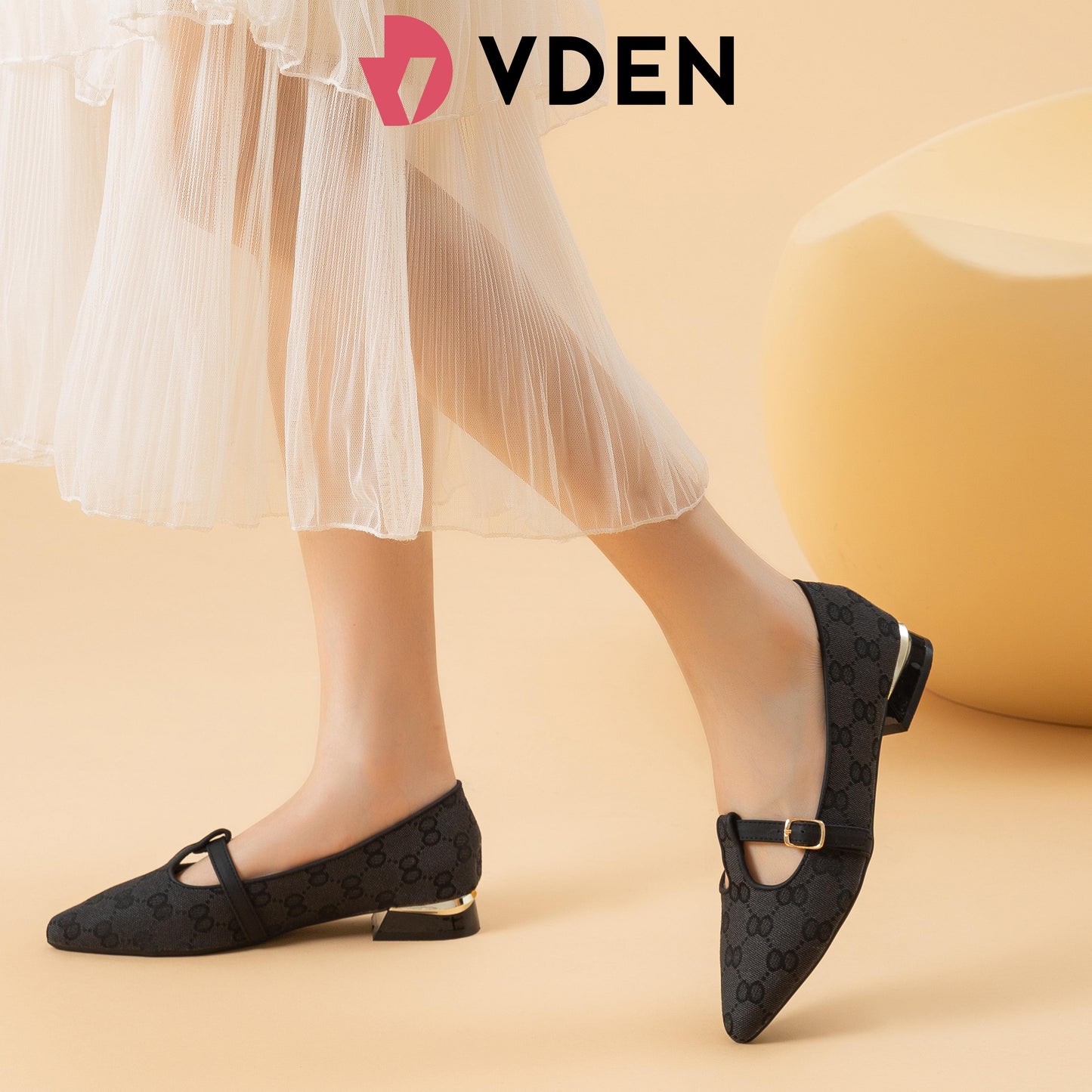 VDEN Women's Pointed Toe Loafers Shoes Old Money Style Slip-on Shoes For Women 1.1INCH/3CM B0088-2 Chunky Low Heel Loafers French Retro Style Slip-on Shoes For Women Braided Accessories Footwear