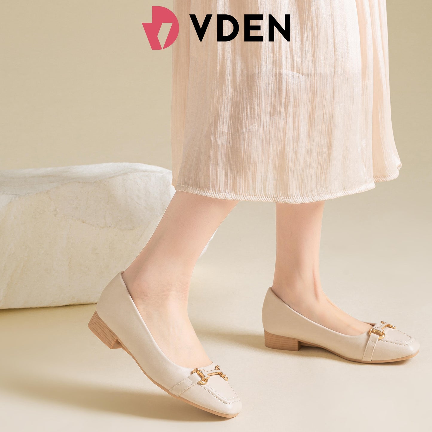 VDEN Square Toe Office Slip-on Shoes For Women 1INCH/2.5CM 628-342 Elegant Women Textured Small Heel Pumps Shoes Simple Low-heeled Women's Shoes Comfortable Commuting Thick-heeled Shoes With Metal Buckle Decoration