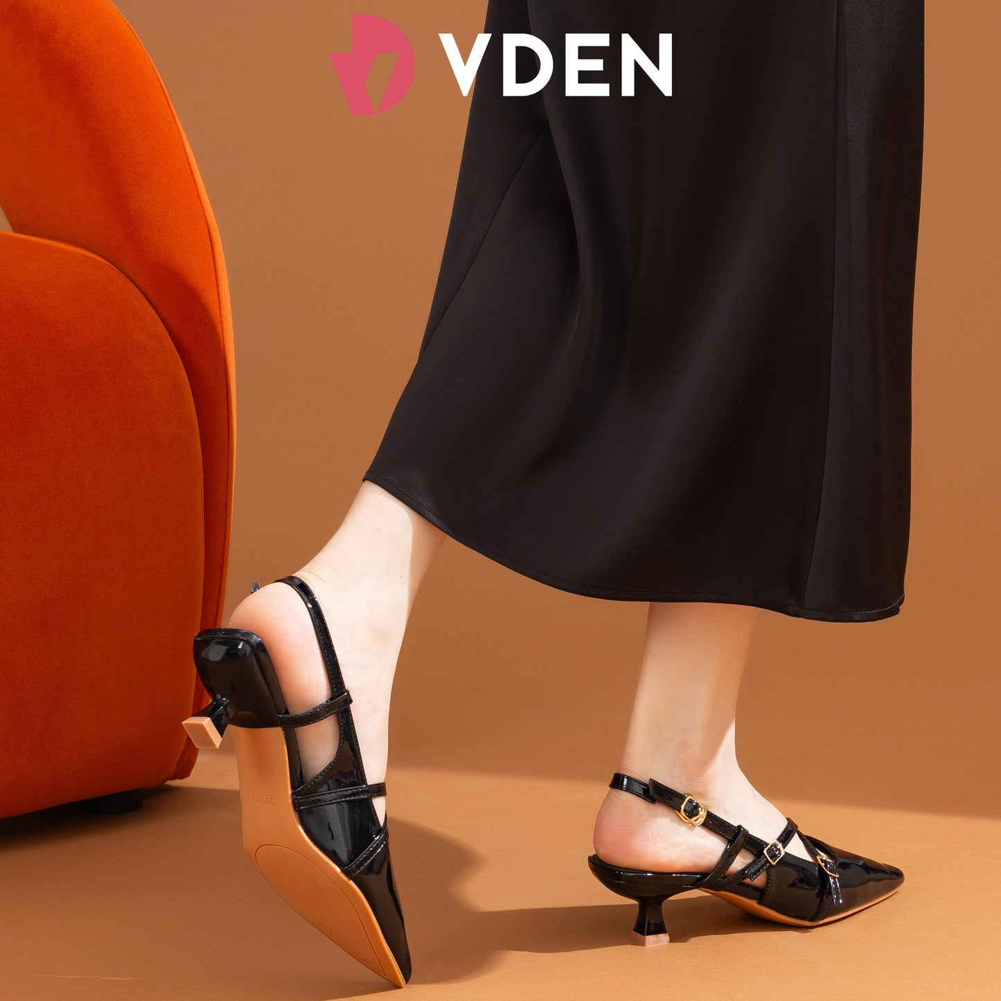 VDEN Buckle-strap Kitten Heel Slingback Pumps 3CM/1.1INCH Mary Jane Pointed Toe High Heels 680 French Patent Leather Pointed Toe High Heels