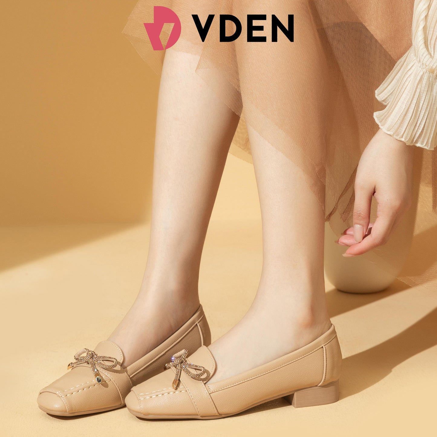 VDEN Women's Square Toe Slip-On Loafers Shoes 1INCH/2.5CM 528-379 Ballet Toe Design Bowknot Rhinestones Decoration Chunky Low Heel Loafers Office Women Shoes