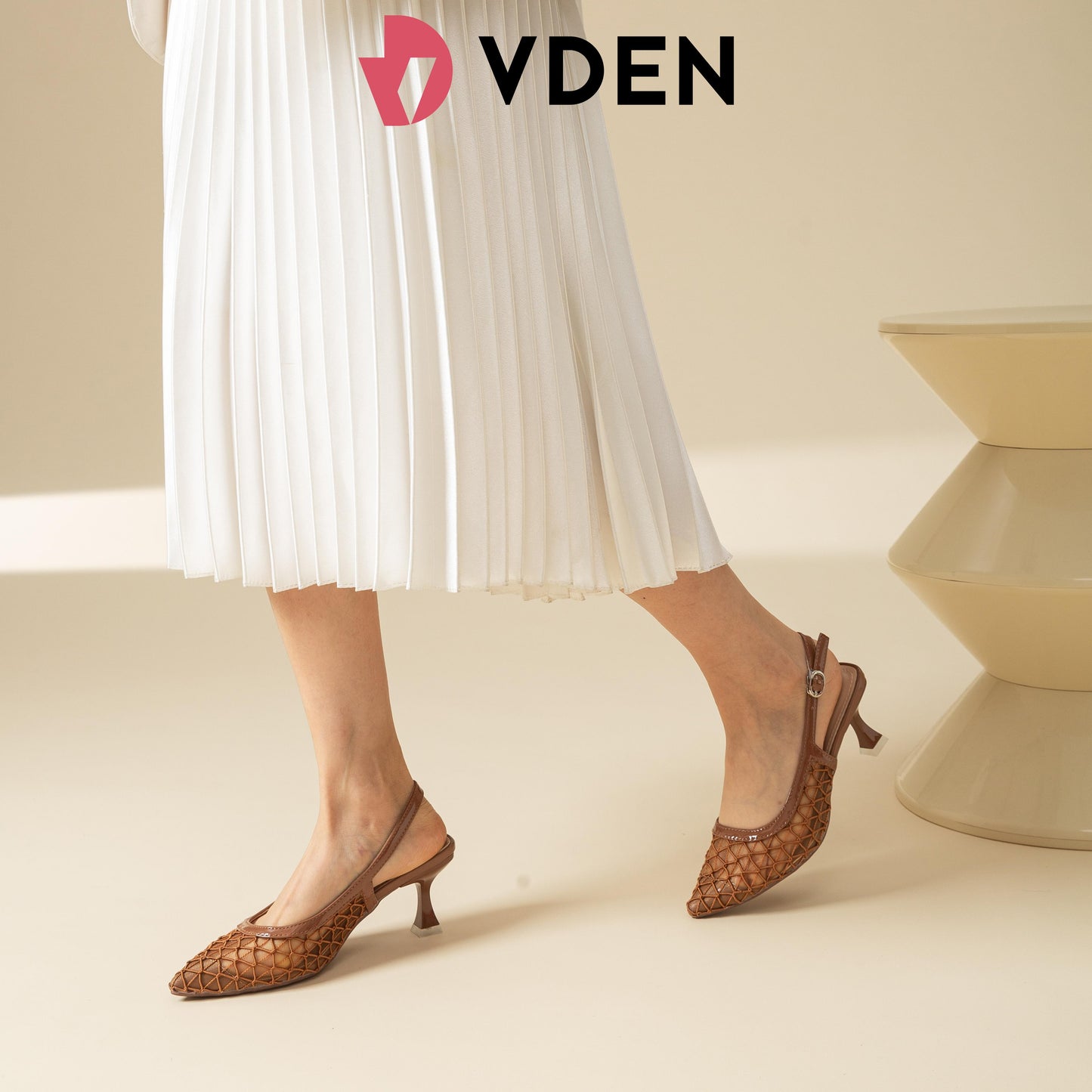 VDEN Elegant Pointed Toe Mesh Slingback Heels 888-8 2.7INCH/7CM Office Lady Lightweight Breathable Mesh Slingback Pumps Vintage Style Classic Pointed Toe Geometric Mesh Heels For Women