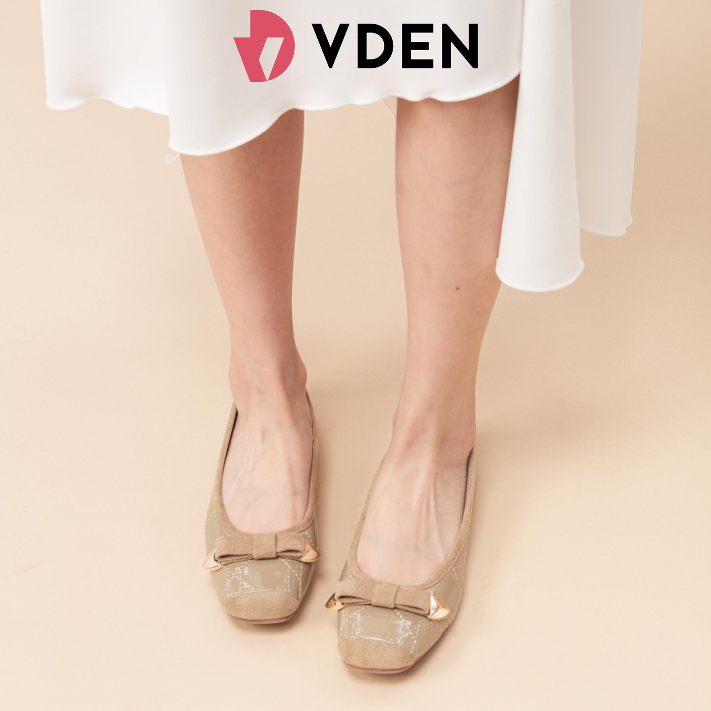VDEN Soft Bowknot Flats Ballerina Ballets Square Toe Solid Comfortable Moccasins Causal Flat Shoes 0.4INCH/1CM 128-107 Square Toe Patent Leather Flat Shoes Korean Style Simple Design Simple Slip-on Shoes For Women