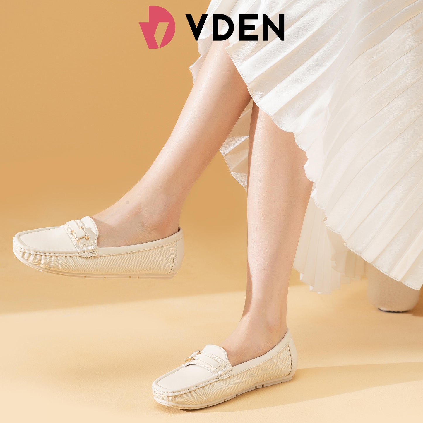 VDEN Ladies Loafers Shoes Womens Flats Pumps Slip On Girls Office Work School Shoes Z8299-Y2 0.8INCH/2CM Square Toe Flat Loafers Slip On With Rhinestones For Commuting Office Women's Shoes With Soft Soles And Comfortable Walking Shoes Footwear