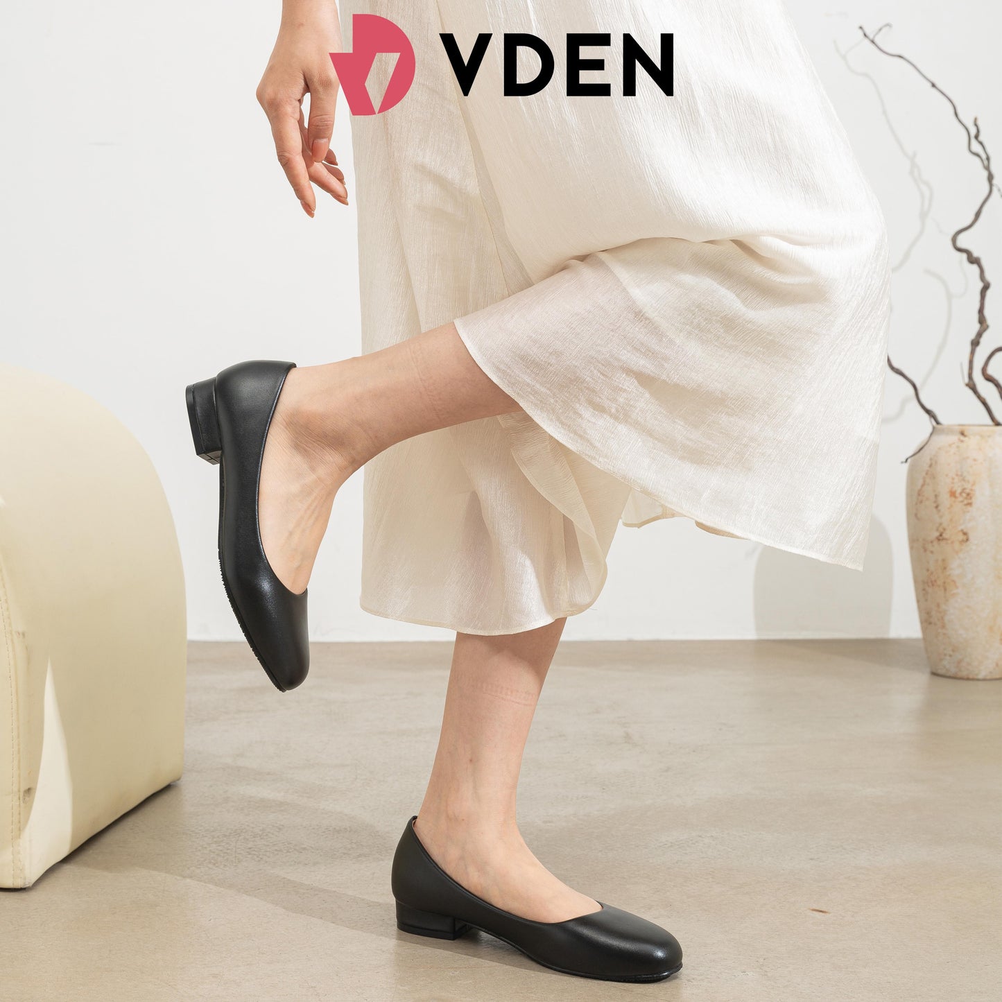 VDEN Women's Black Leather Low Heel Pumps 1INCH/2.5CM 6123-4A Comfortable Slip-On Office Formal Work Shoes Anti-Slip Round Toe Casual Flats Women's Round Toe Black Leather Block Heel Pump Shoes Women's Formal Black Leather Shoes Office Work School Shoes