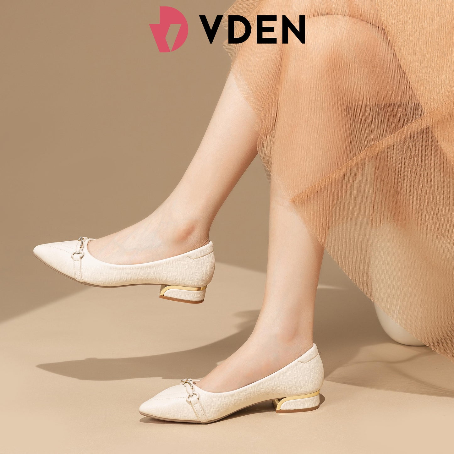 VDEN Pointed Toe Slip-on Shoes For Women Office Shoes Thick Low Heels 1INCH/2.5CM 893-619 Cute Chain Women's Pointed Low Shoes Comfortable Leather Shoes Ballet Girl Footwear