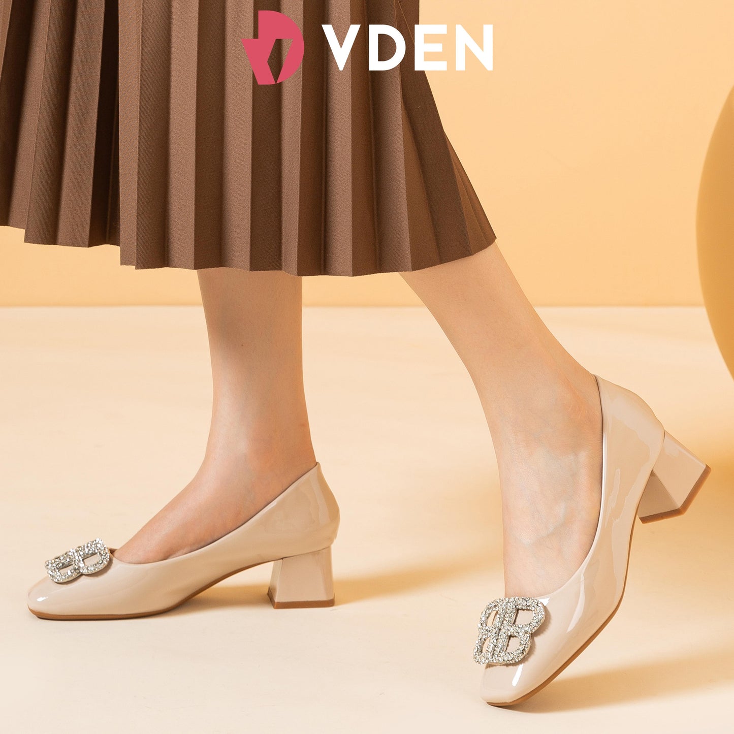 VDEN Thick Patent Leather Square Toe Shoes Heels for Women 1.7INCH/4.7CM ZU1202 Plus Size Pearl Women's Pumps Rhinestone Decorated Office Heels Shoes Thick Heel Wedding Shoes