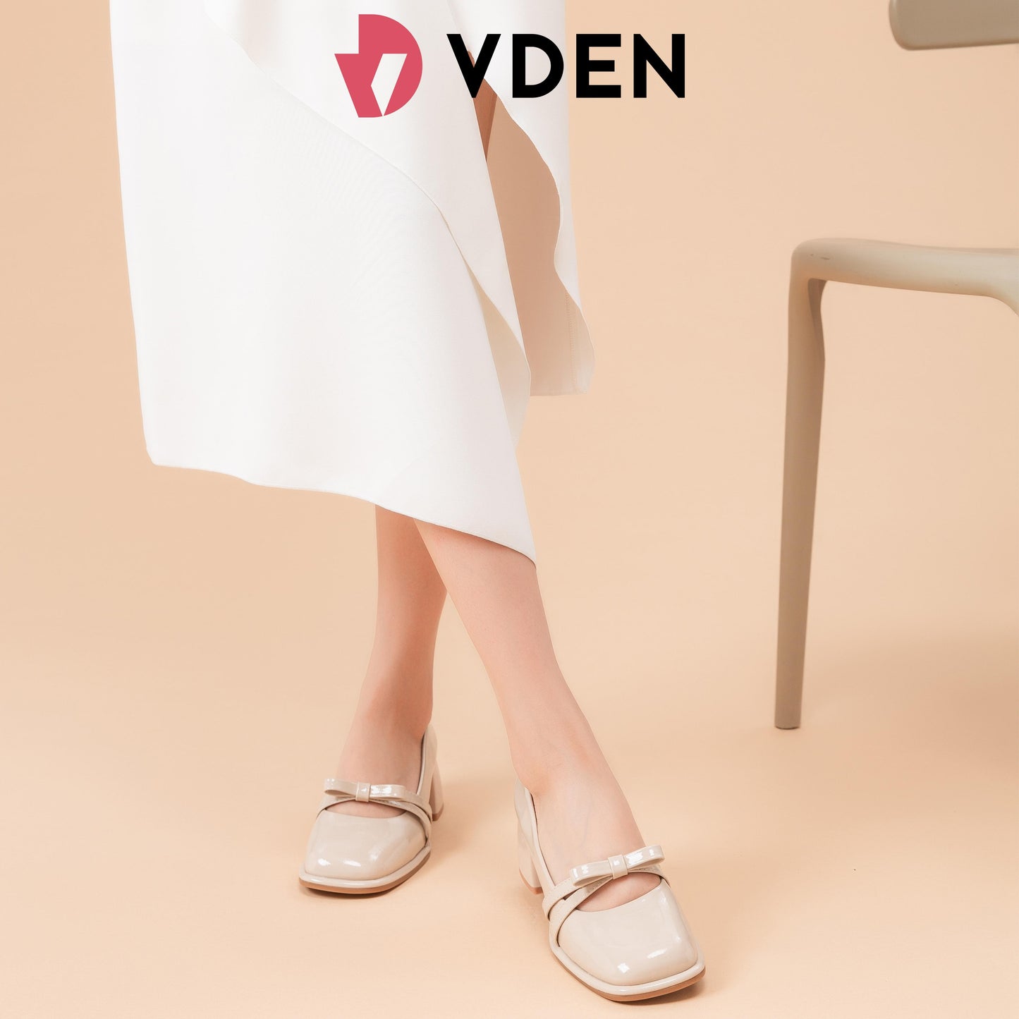 VDEN Fashionable Ribbon Chunky Heeled Lady Pumps Shoes 2INCH/5CM 311-59 Korean Style Elegant Square Toe Thick Heel Mary Jane Patent Leather Shoes Bow Decoration