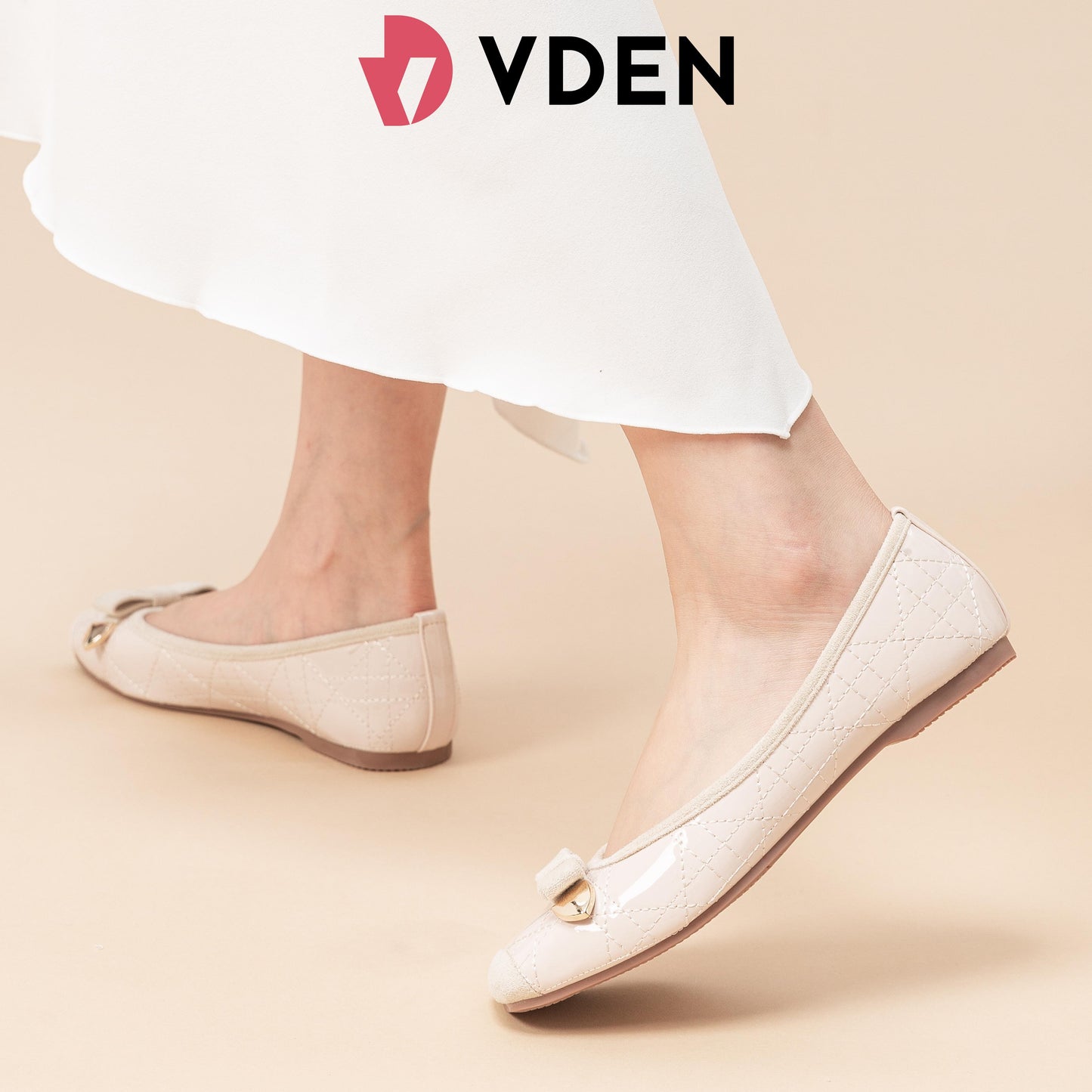 VDEN Soft Bowknot Flats Ballerina Ballets Square Toe Solid Comfortable Moccasins Causal Flat Shoes 0.4INCH/1CM 128-107 Square Toe Patent Leather Flat Shoes Korean Style Simple Design Simple Slip-on Shoes For Women