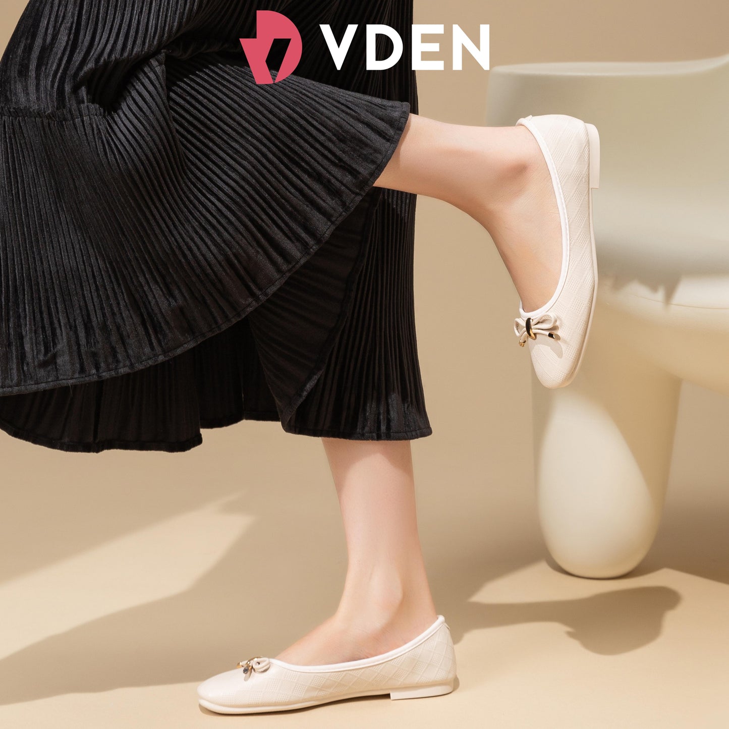 VDEN Round Toe Diamond Pattern Doll Shoes Slip-on Women's Flat Shoes 0.5INCH/1.2CM 926-956 Doll Shoes Ribbon Leather Flat  Shoes For Women Comfort Walking Shoes