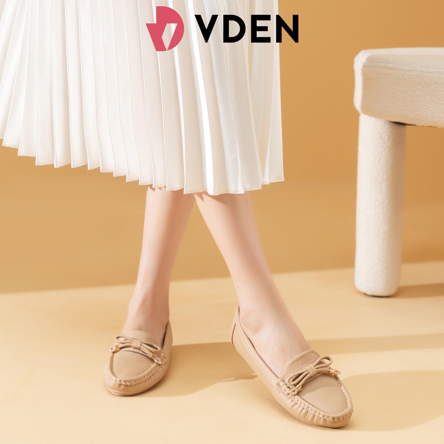 VDEN Women‘s Flat Slip-on Loafers Cream Chalk Leather Shoes For Women 0.8INCH/2CM Z6678-Z7B VDEN Ladies Loafers Shoes Women‘s Flats Pumps Slip On Office Work School Shoes Square Toe Flat Loafers Slip On With Rhinestones For Commuting Office Women's Shoes