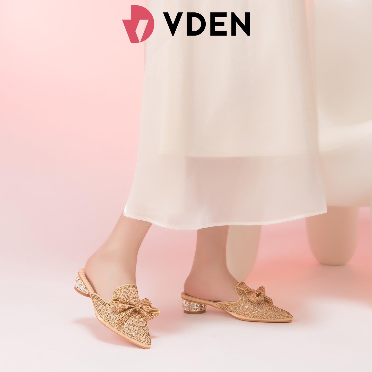 VDEN Trendy Bow-Knot Light weight Slide Slip-ons Stack Heel Pumps Sandals (add 1 size) (3 cm/1.2 Inch heels) 555-284