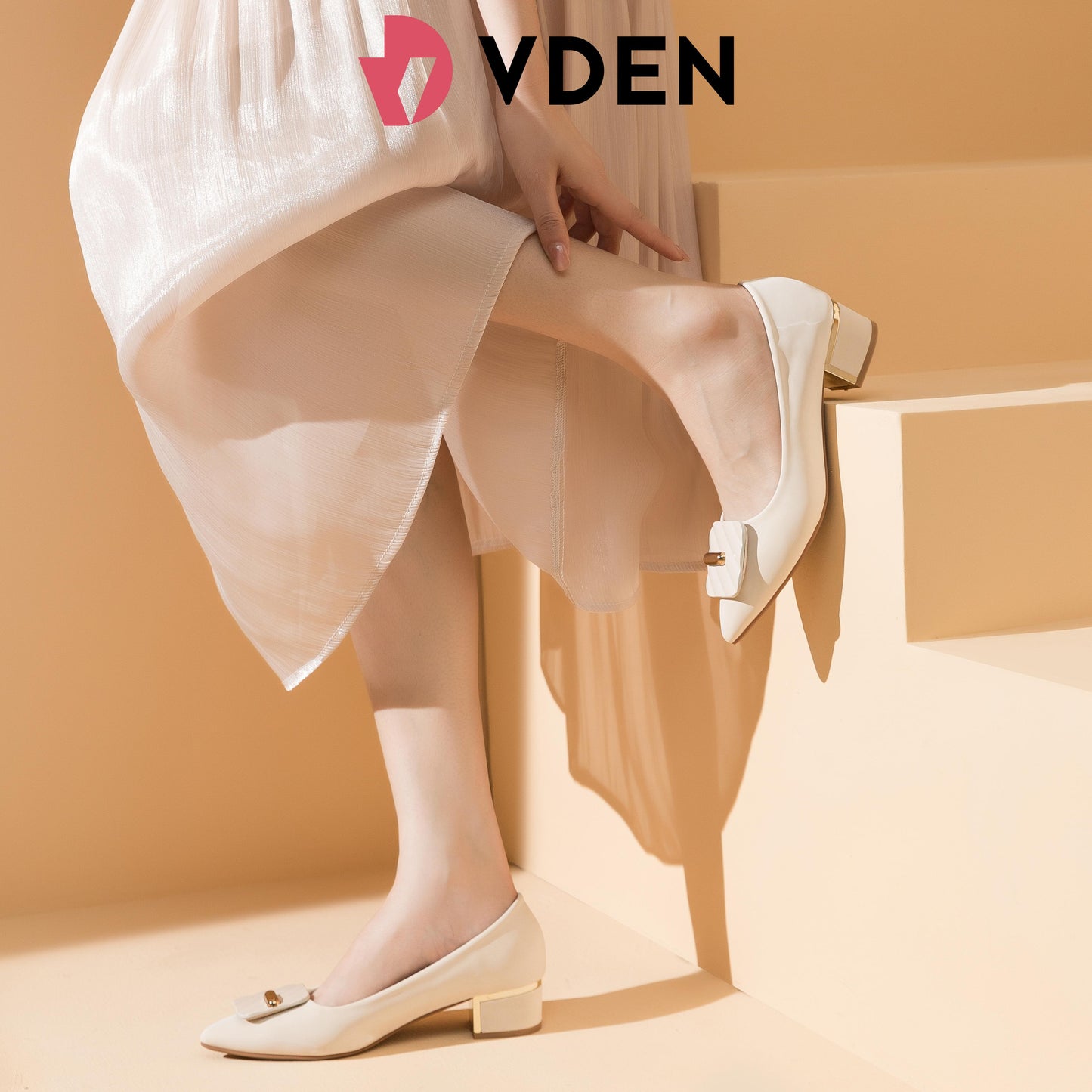 VDEN Square Buckle Leather Pumps Pointed Shoes for Women 4CM/1.5INCH Women's Office Shoes With Thick Heel And Elegant Heels 863-164 Women's Pointed Toe Block Heels Footwear Walking Shoes