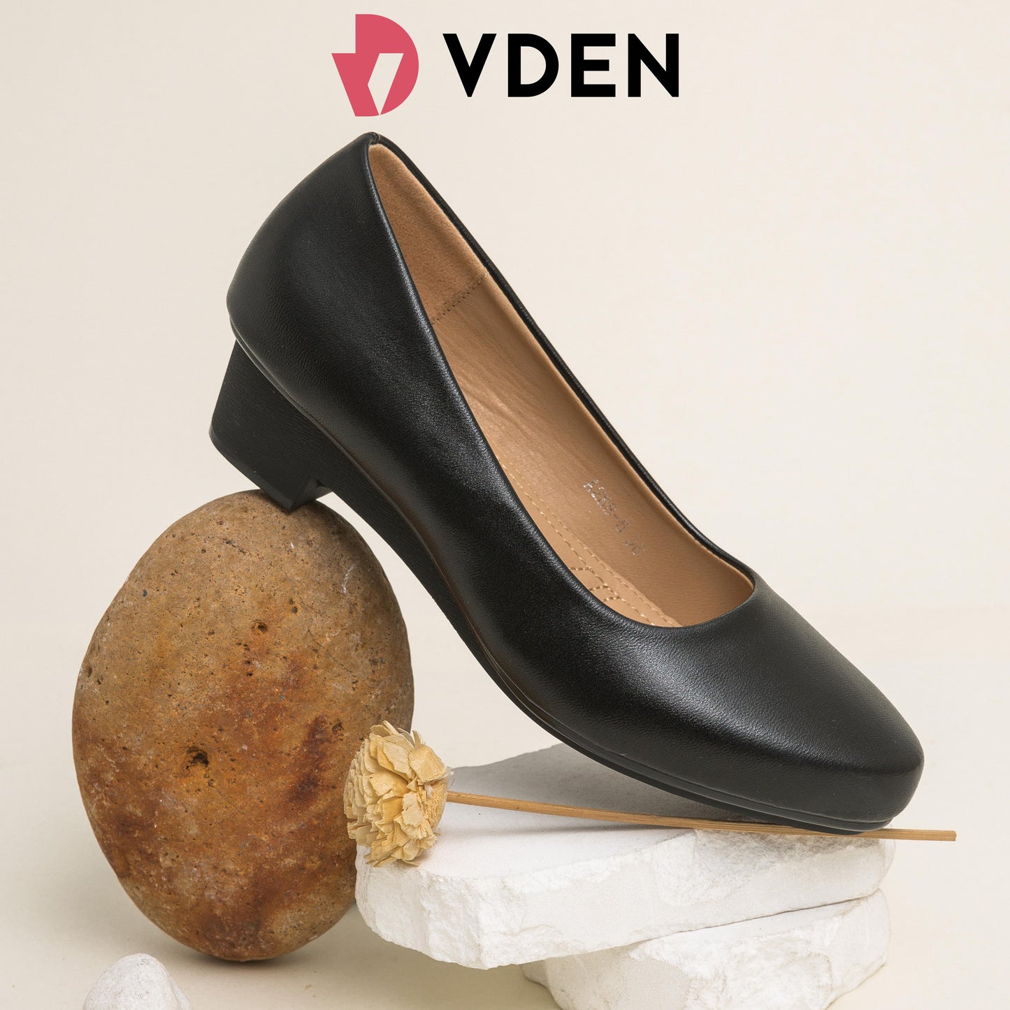 VDEN Black Low Heel Pump Shoes Women Casual Soft Sole Round Toe Office Work Leather Shoes Non Slip Comfort Wedge Heel Formal Single Shoes 1.3INCHh/3.3CM A288-5 Minimalist Black Pumps Classic Round Toe Anti-Slip For Women