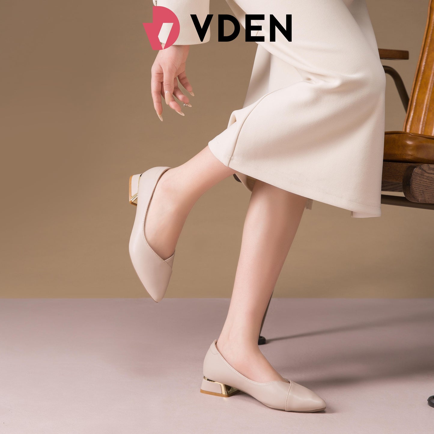 VDEN Ladies White Block Heel Pointed Shoes (True to size) (1.2 inch/3cm Heels) 893-M1 Simple High-end Commuter Shoes And Student Shoes