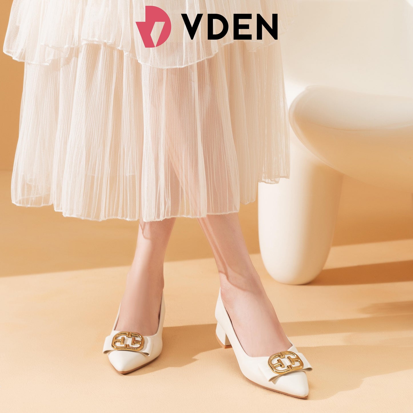 VDEN Women's Pointed Toe Thick Heels Office Retro Heels Women's Shoes 1.5INCH/4CM 999-1170 Women's Chunky Block Low Pointed Heel Slip on Pumps For Women Classy Elegant Footwear