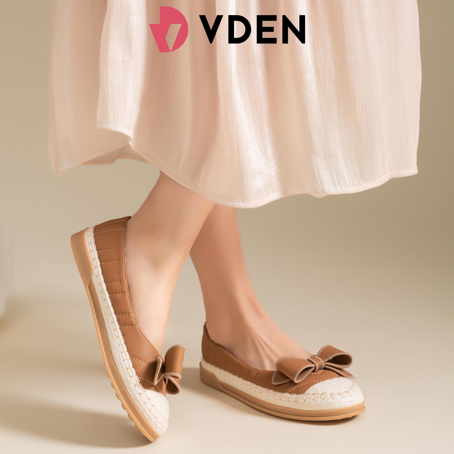 VDEN Elegant Slip-On Espadrille Flats with Stylish Bow and Textured Woven Sole 0.6INCH/1.7CM A28-278 Minimalist Comfort Slip-On Flats With Retro Bow Detail Casual Chic Canvas Slip-Ons for Women Lightweight Everyday Slip-On Shoes