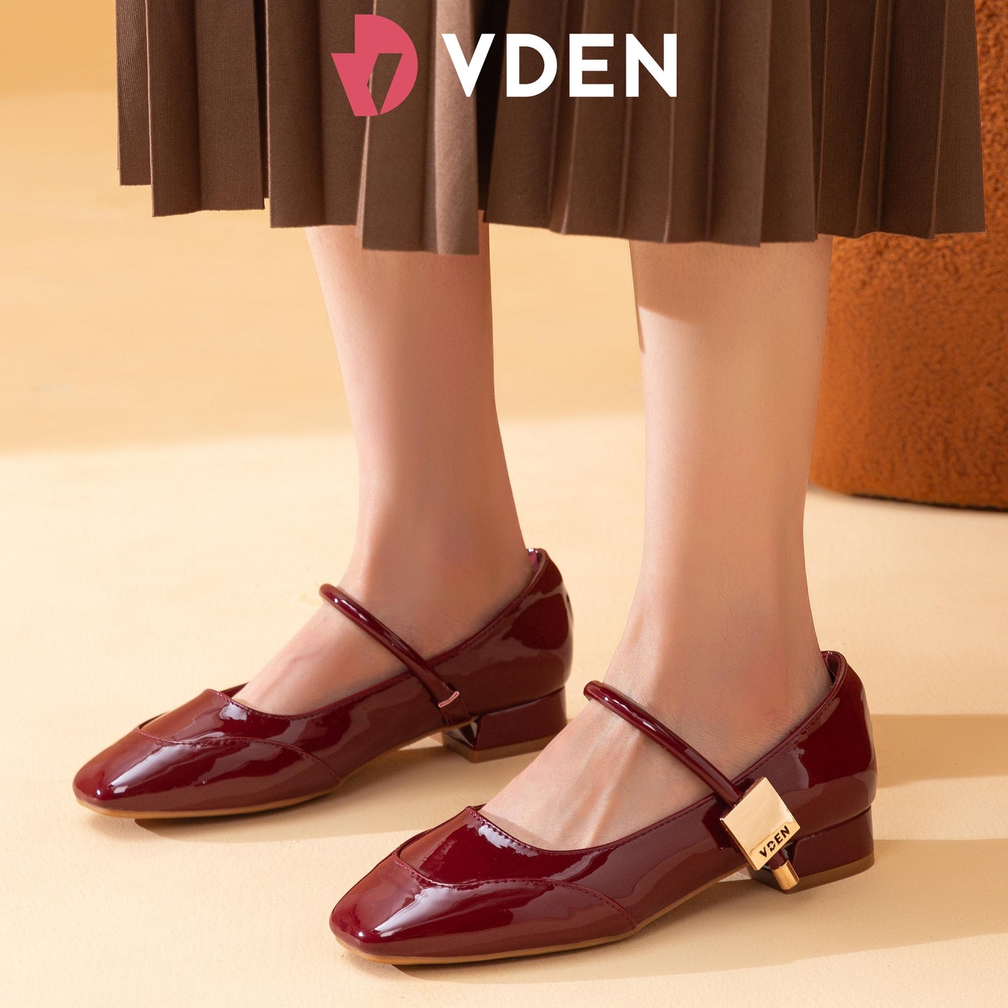 VDEN Ankle Strap Square Toe Shoes Slip On Chunky Low Heels Pumps Loafer 1INCH/2.7CM 2891-3 Thick Heel Mary Jane Shoes With Velcro Simple Patent Leather Student Shoes Mary Jane Shoes
