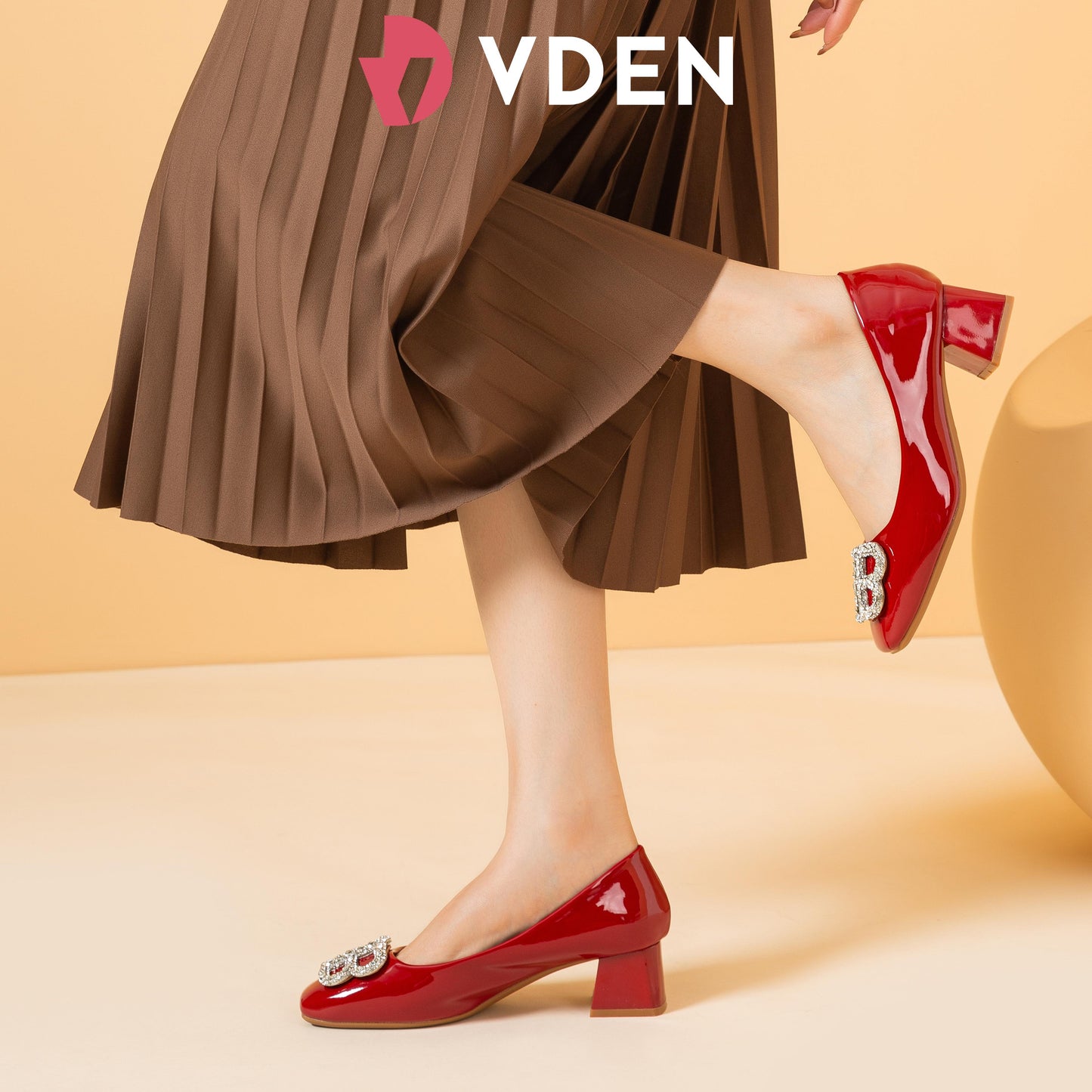 VDEN Thick Patent Leather Square Toe Shoes Heels for Women 1.7INCH/4.7CM ZU1202 Plus Size Pearl Women's Pumps Rhinestone Decorated Office Heels Shoes Thick Heel Wedding Shoes