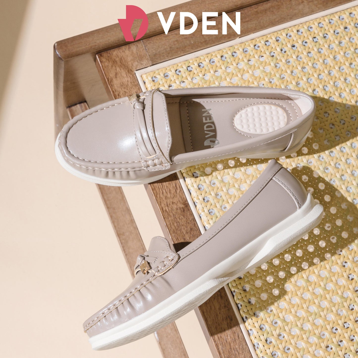 VDEN Women's Fashion Soft Loafers Shoes 0.7INCH/2CM Massage Insole Loafer Slip-ons 6678-709 Comfortable Flat Shoes Simple And Versatile Casual Shoes Comfort