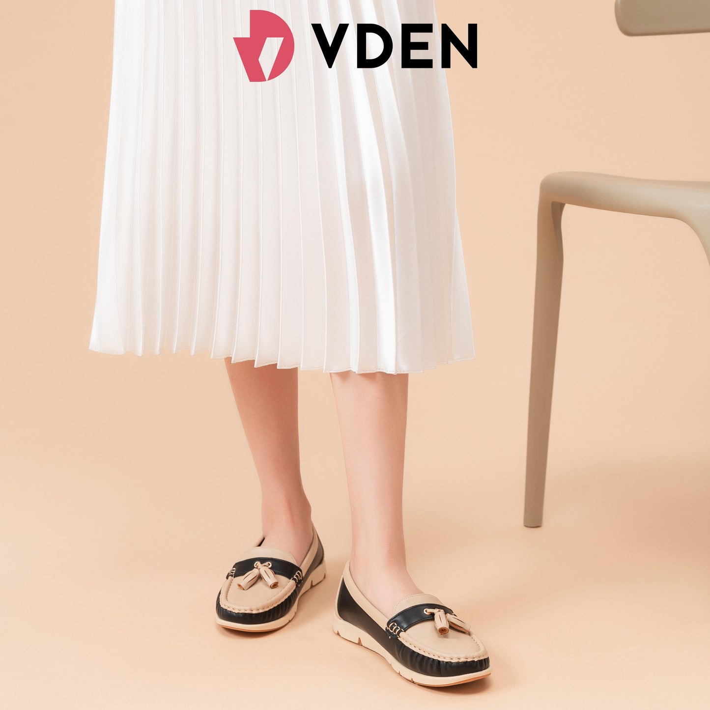 VDEN Ladies Leather Loafer Shoe Women's Memory Foam Slip On 0.6INCH/1.5CM 8813-10 Retro Tassel Slip-On Loafers for Women Comfy Tassel Moccasin Slip-Ons Stylish Colorblock Casual Flats Comfortable Soft Sole Loafers with Tassels