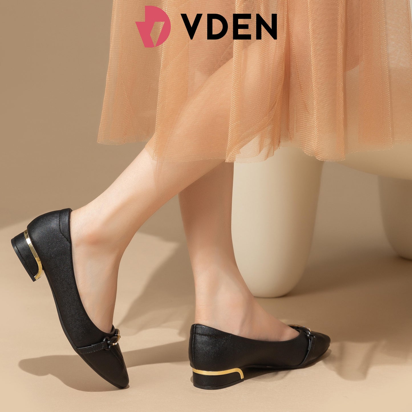 VDEN Pointed Toe Slip-on Shoes For Women Office Shoes Thick Low Heels 1INCH/2.5CM 893-619 Cute Chain Women's Pointed Low Shoes Comfortable Leather Shoes Ballet Girl Footwear