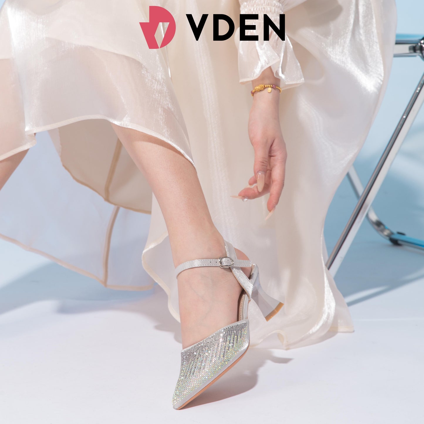 VDEN High-Heeled Shoes For Women (V008-2) 2024 Spring New Women's Fashion Versatile Pointed Toe Stiletto Heel Rhinestone Sandals
