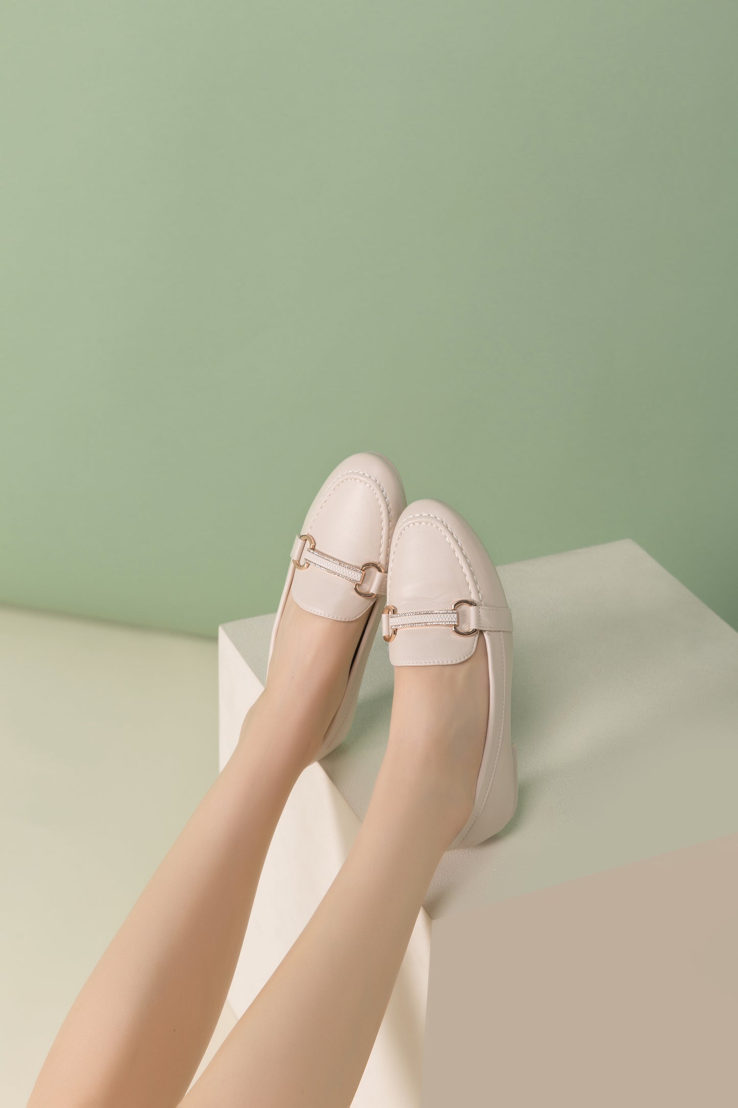 VDEN Women Patent Leather Loafers 666-59 Simple Matte Flat Loafers Flat Heel (Less than 1 cm)