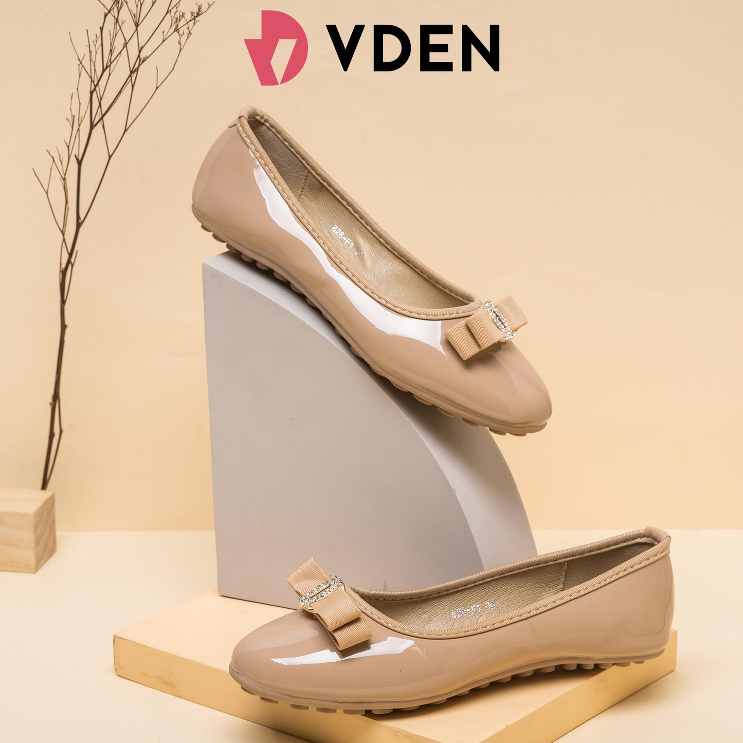 VDEN Fashionable Glossy Flat Doll Shoes for Women 0.5INCH/1.2CM 826-F1 Massage Sole Slip-on Women's Shoes Soft Non-slip Round Toe Flats Comfort