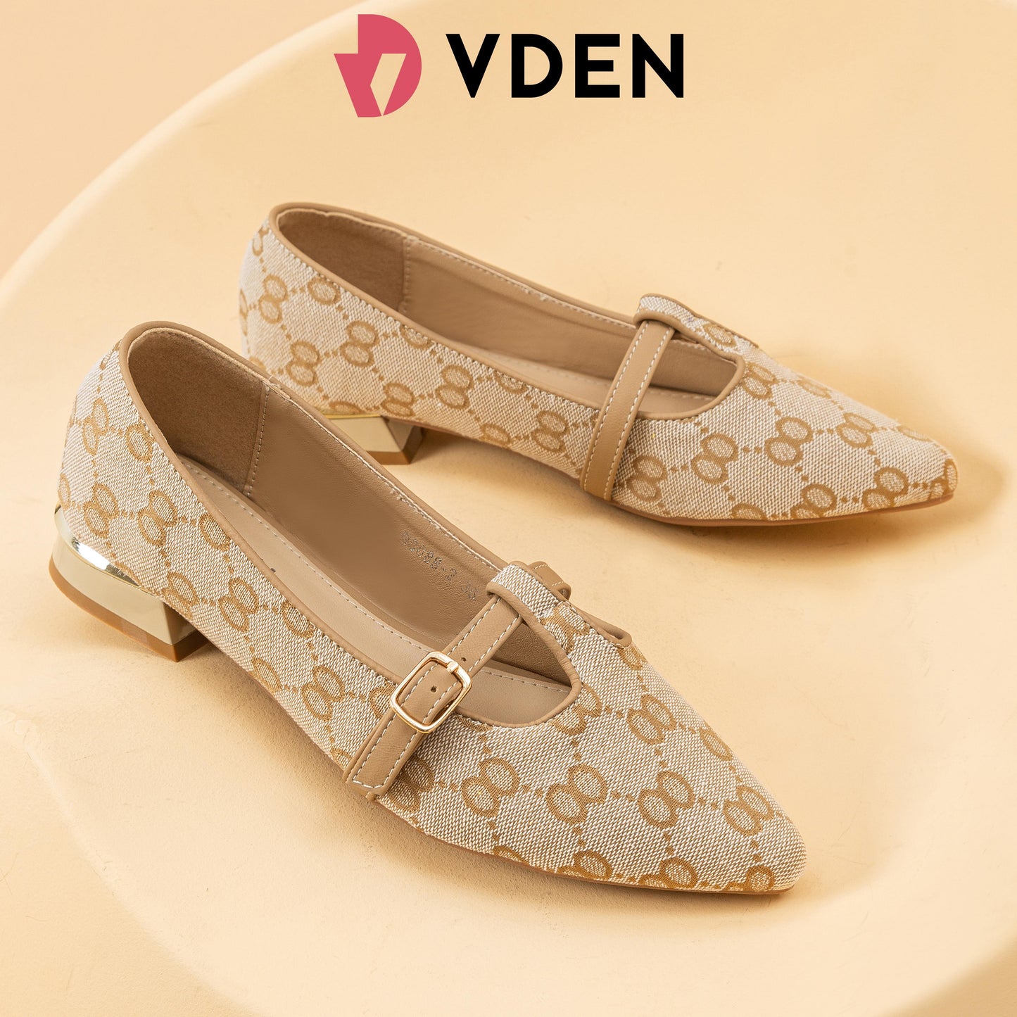 VDEN Women's Pointed Toe Loafers Shoes Old Money Style Slip-on Shoes For Women 1.1INCH/3CM B0088-2 Chunky Low Heel Loafers French Retro Style Slip-on Shoes For Women Braided Accessories Footwear