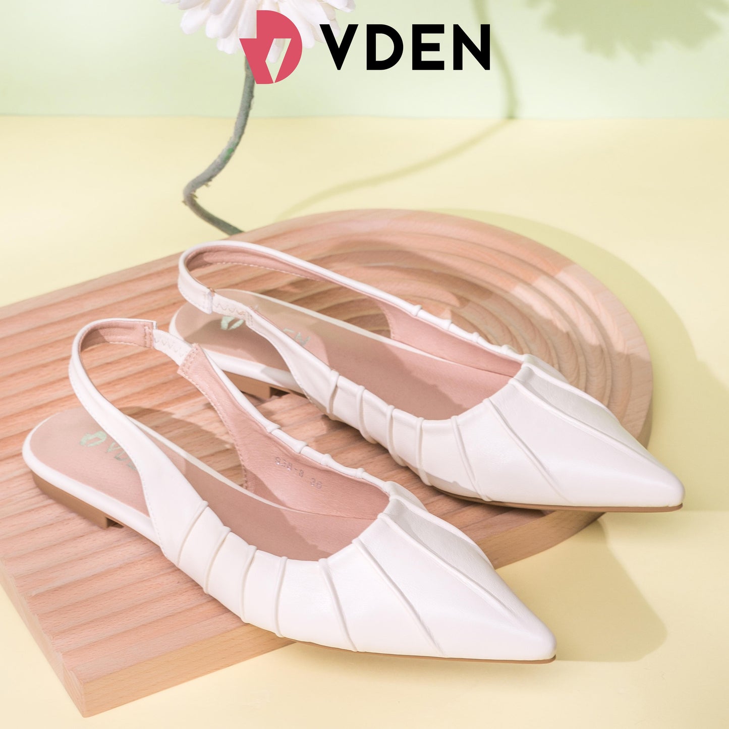 VDEN Women's Pointed Toe Low Heel Sandals Summer Back Strap For Women 0.4INCH/1CM 938-8 Korean Fashion Simple Solid Color Flat Slingback Shoes Pleated Design Pointed Toe Low Heel Women's Shoes