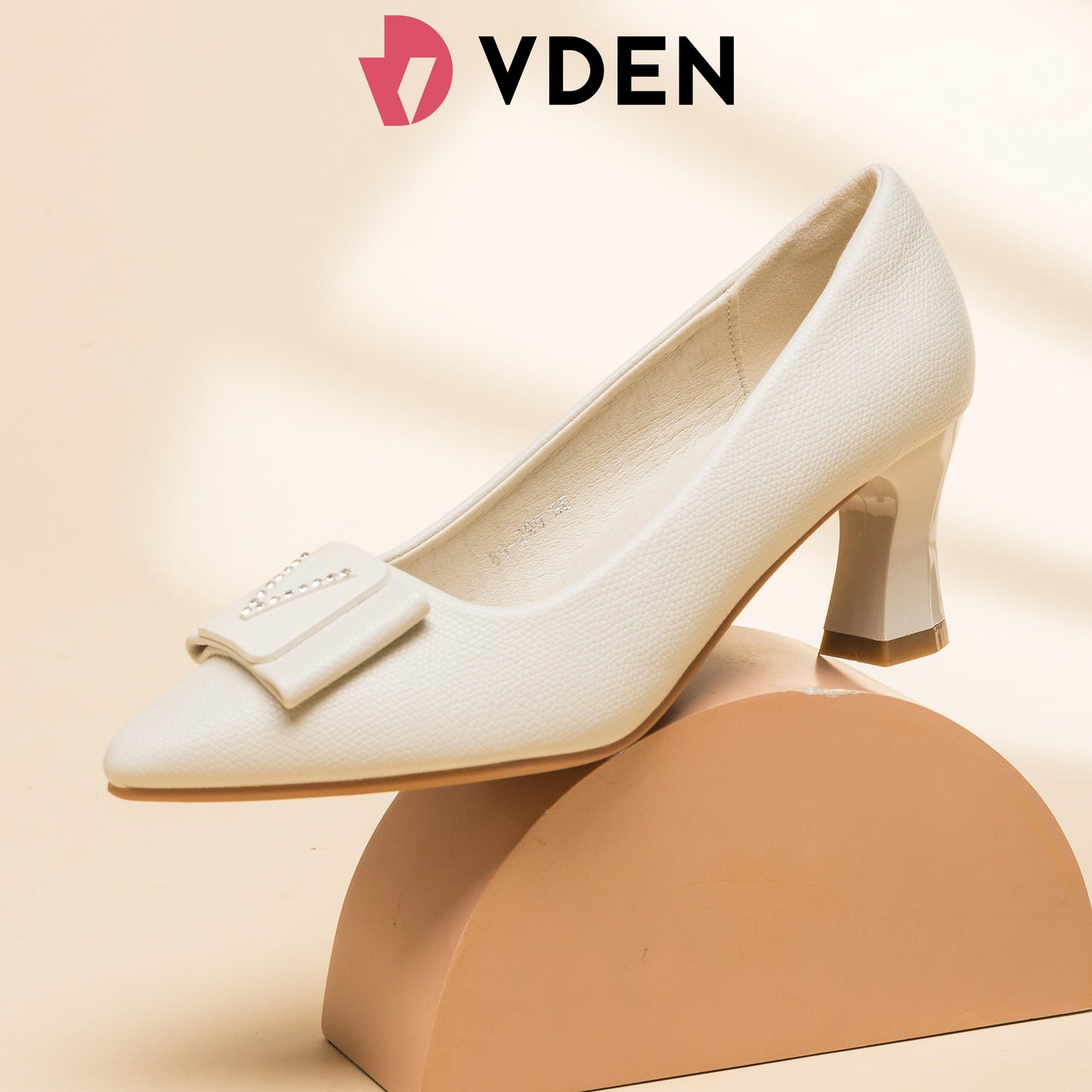 VDEN Elegant Chunky Pointed Toe Heels For Women 2.5INCH/6.5CM 89-290 Office Simple Thick Heel Shoes Rhinestone Decoration
