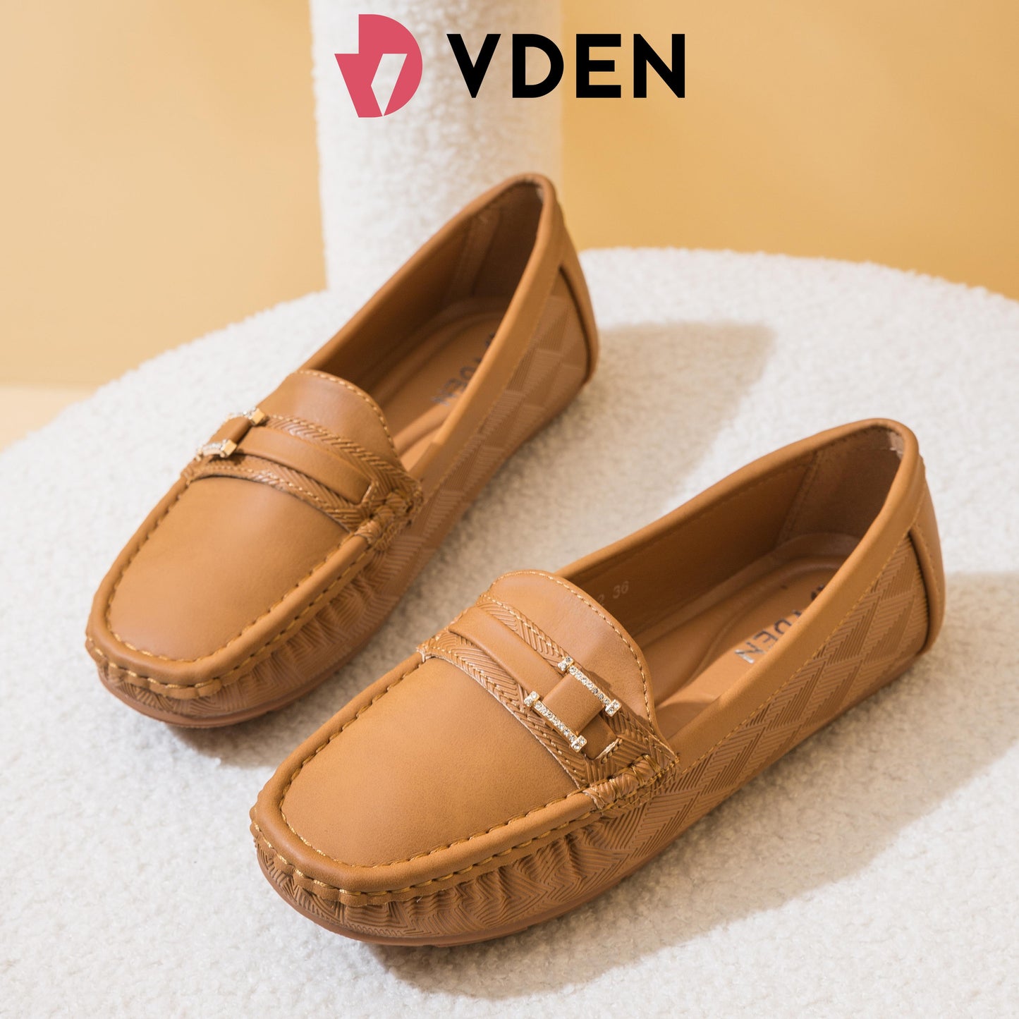 VDEN Ladies Loafers Shoes Womens Flats Pumps Slip On Girls Office Work School Shoes Z8299-Y2 0.8INCH/2CM Square Toe Flat Loafers Slip On With Rhinestones For Commuting Office Women's Shoes With Soft Soles And Comfortable Walking Shoes Footwear
