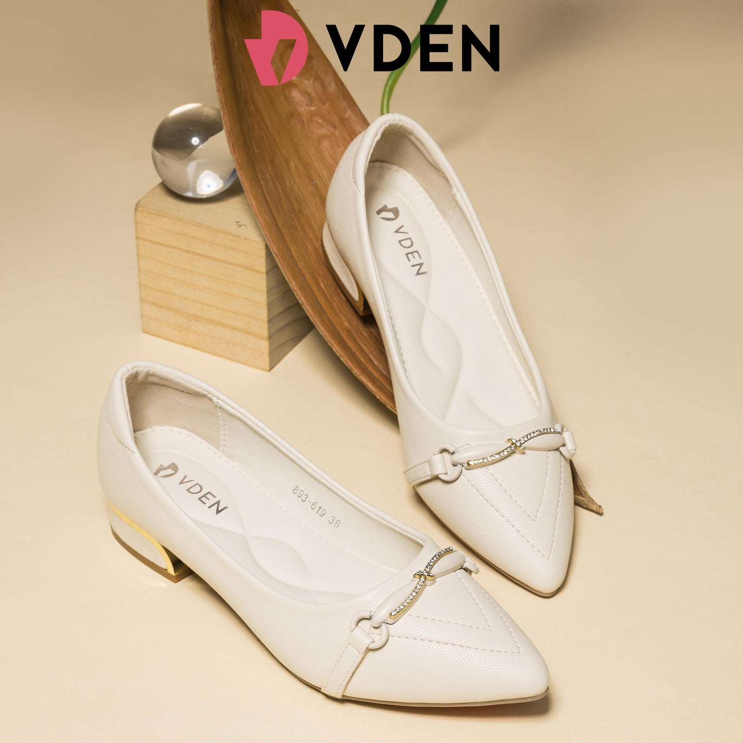 VDEN Pointed Toe Slip-on Shoes For Women Office Shoes Thick Low Heels 1INCH/2.5CM 893-619 Cute Chain Women's Pointed Low Shoes Comfortable Leather Shoes Ballet Girl Footwear