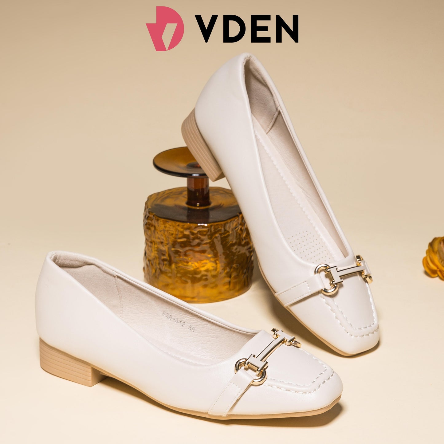 VDEN Square Toe Office Slip-on Shoes For Women 1INCH/2.5CM 628-342 Elegant Women Textured Small Heel Pumps Shoes Simple Low-heeled Women's Shoes Comfortable Commuting Thick-heeled Shoes With Metal Buckle Decoration