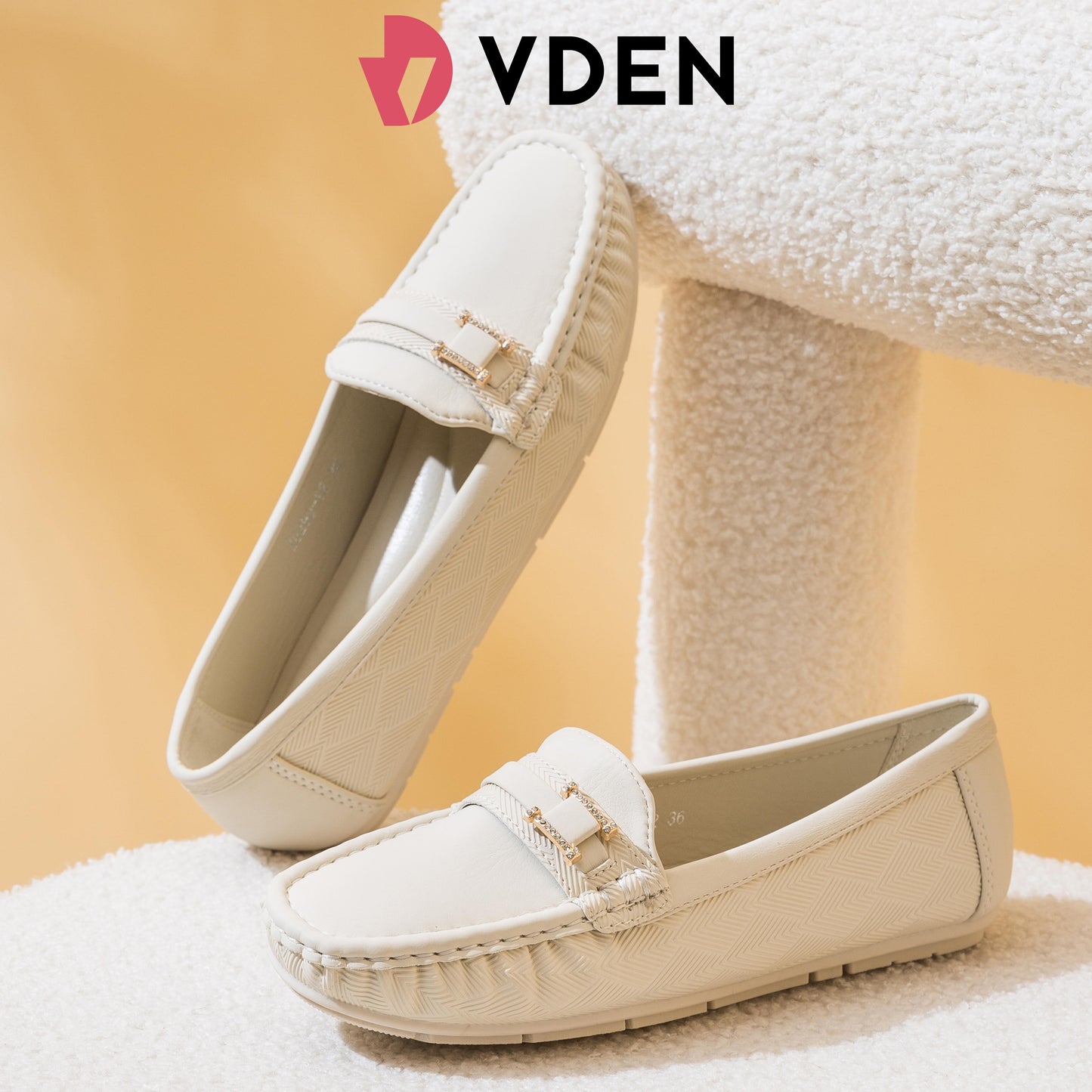 VDEN Ladies Loafers Shoes Womens Flats Pumps Slip On Girls Office Work School Shoes Z8299-Y2 0.8INCH/2CM Square Toe Flat Loafers Slip On With Rhinestones For Commuting Office Women's Shoes With Soft Soles And Comfortable Walking Shoes Footwear